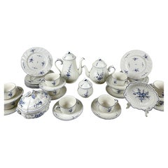 Service à thé vintage en porcelaine vitrifiée du Luxembourg - 29 pièces