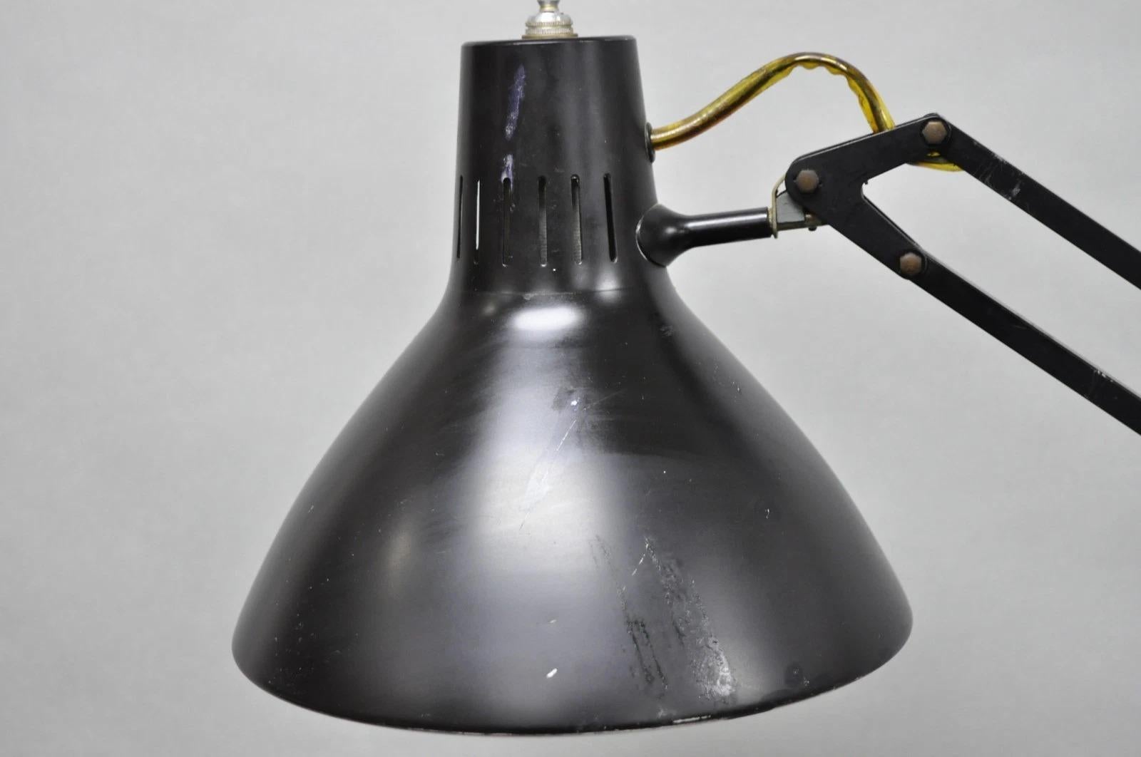 Vintage Luxo Pixar Style Mid Century Modern Articulating Drafting Stehlampe (C) im Zustand „Gut“ im Angebot in Philadelphia, PA