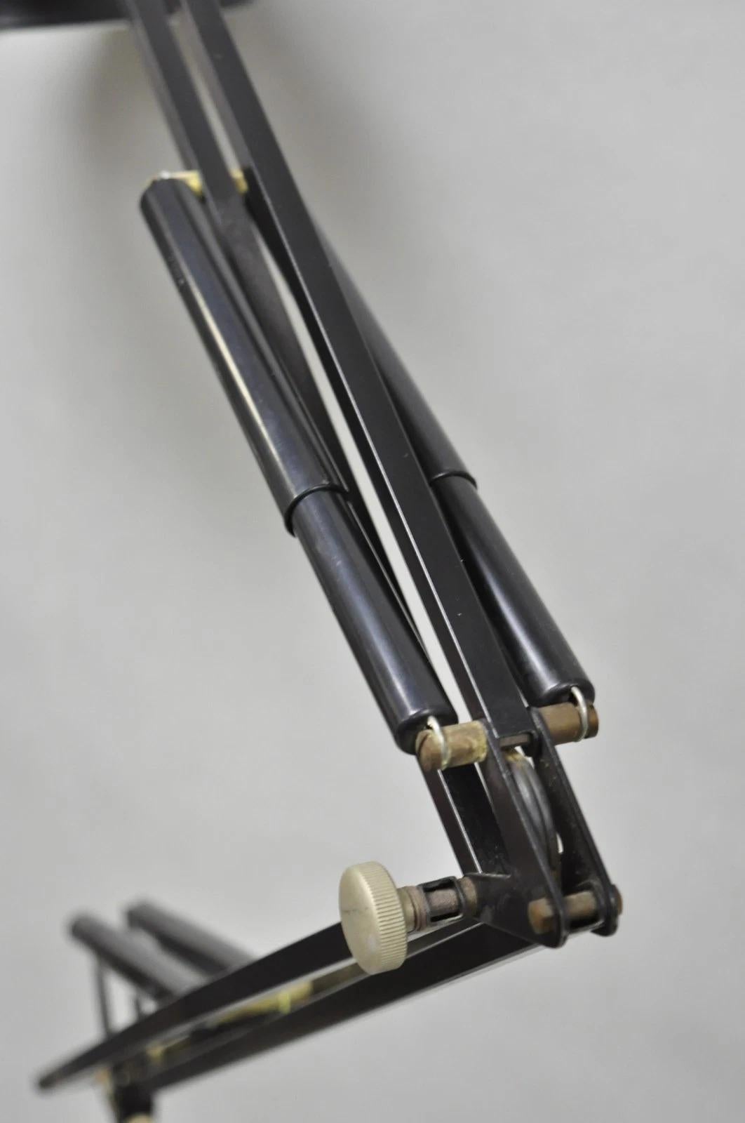 Vintage Luxo Pixar Style Mid Century Modern Articulating Drafting Stehlampe (C) (20. Jahrhundert) im Angebot