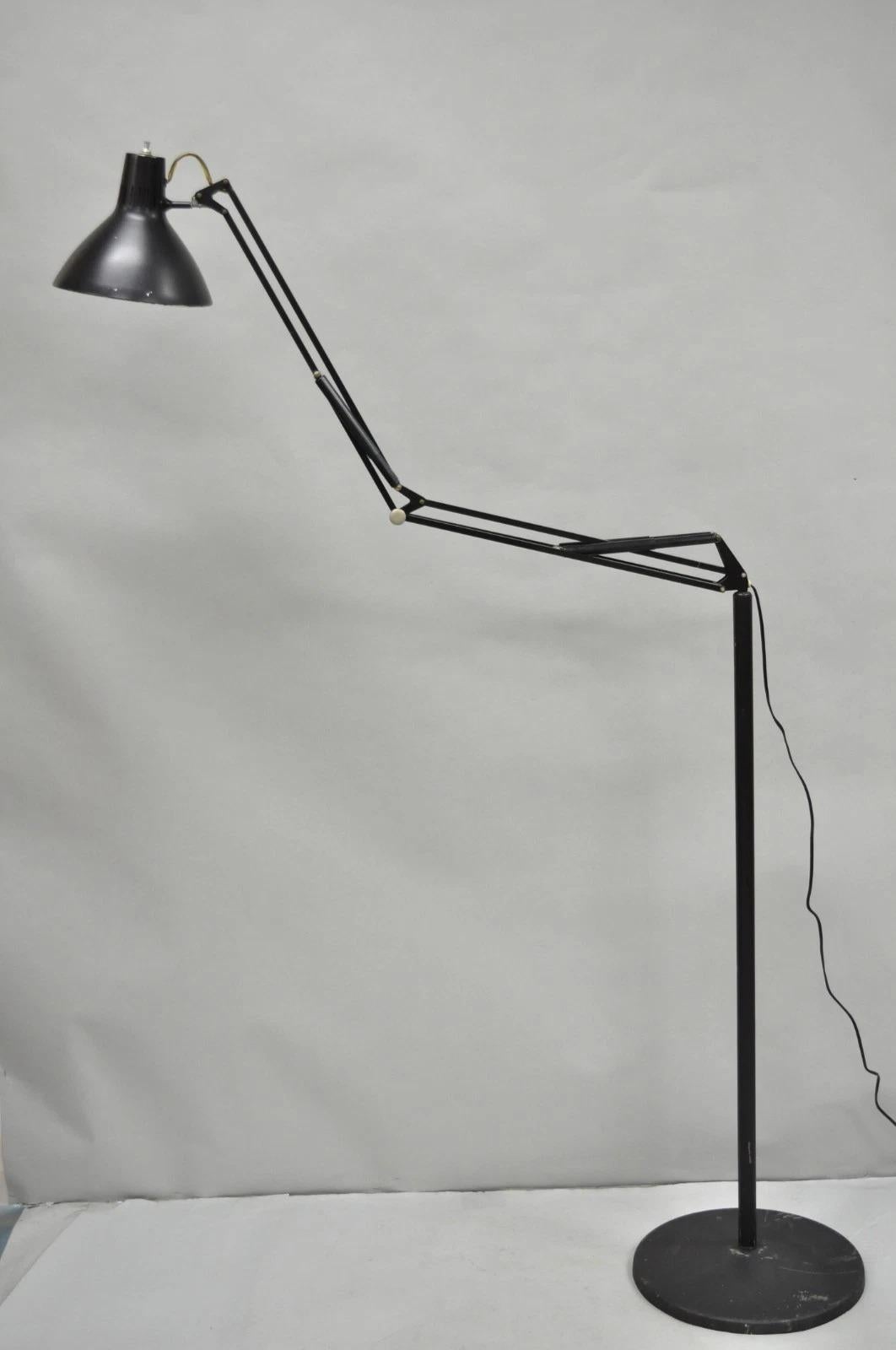 Mid-Century Modern Vintage Luxo Pixar Style Mid Century Modern Articulating Drafting Floor Lamp en vente