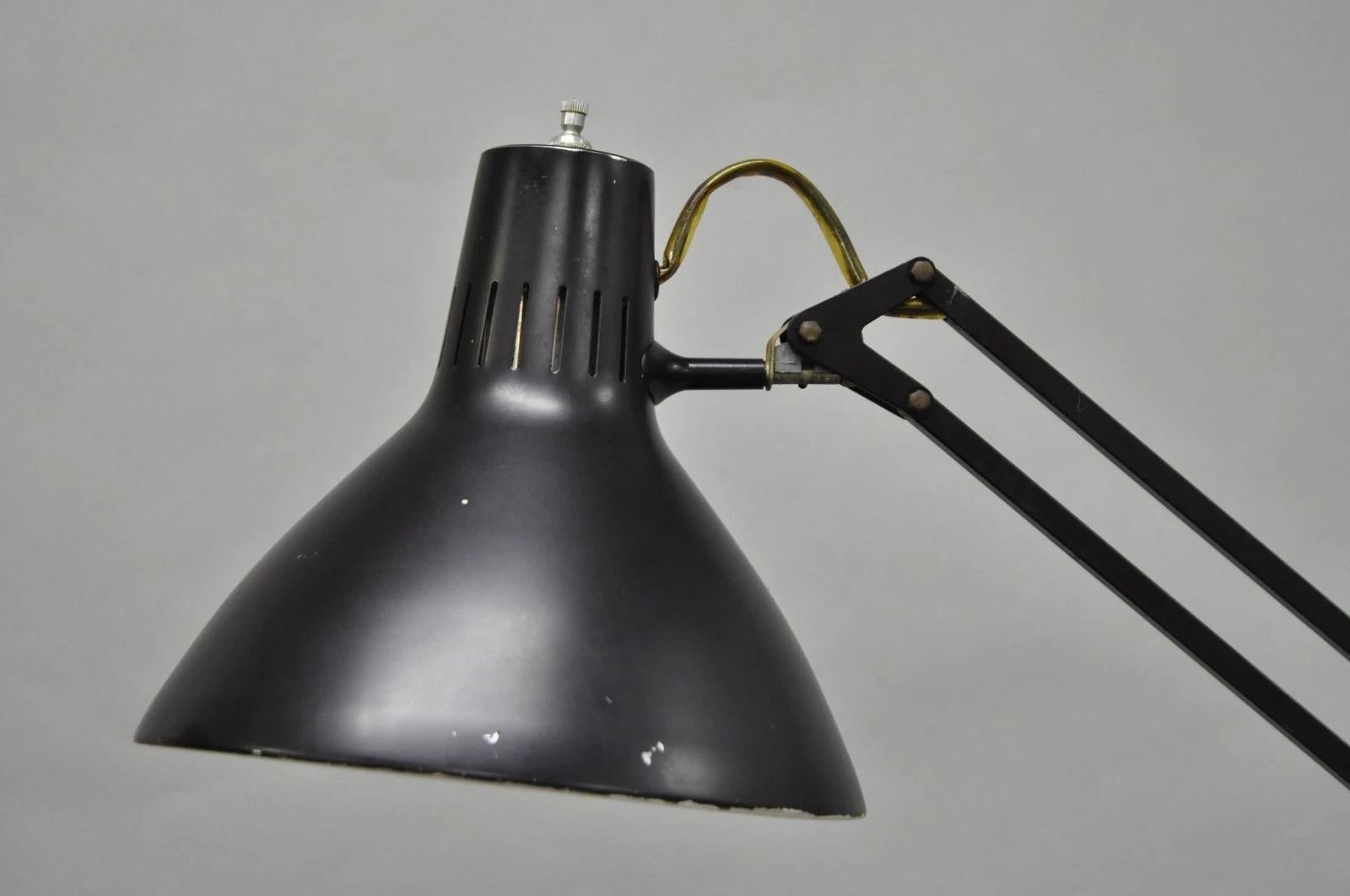20ième siècle Vintage Luxo Pixar Style Mid Century Modern Articulating Drafting Floor Lamp en vente