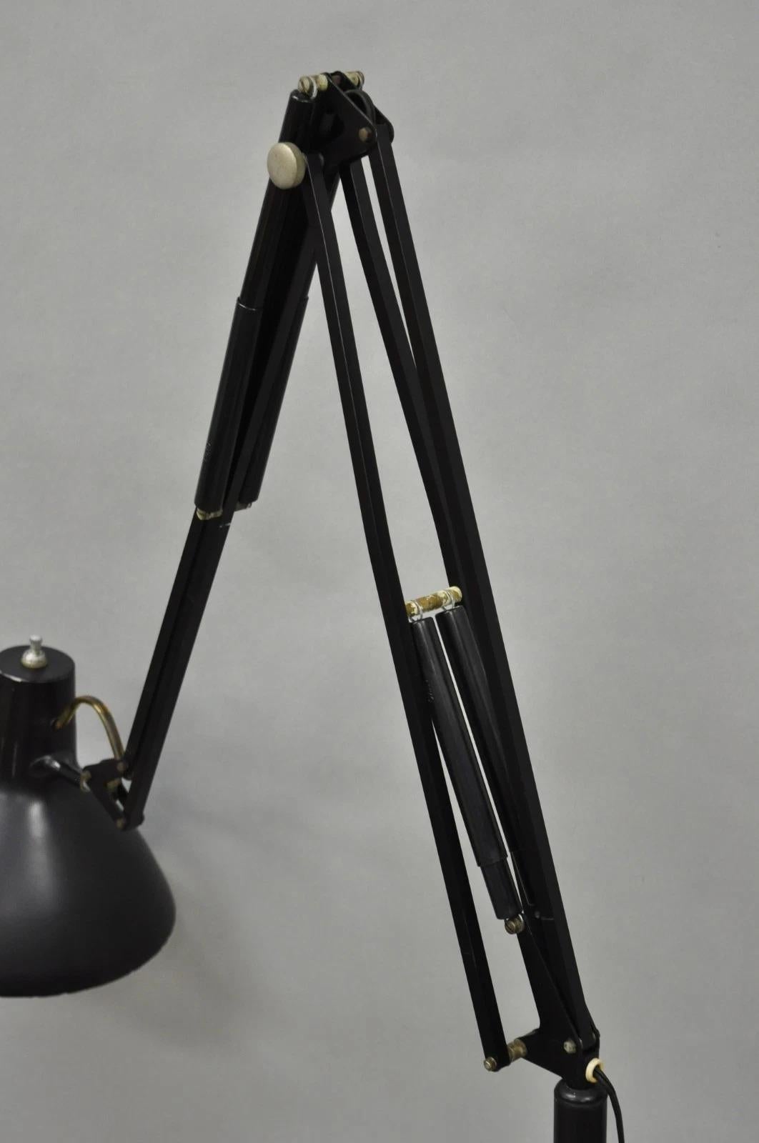 Vintage Luxo Pixar Style Mid Century Modern Articulating Drafting Floor Lamp en vente 1