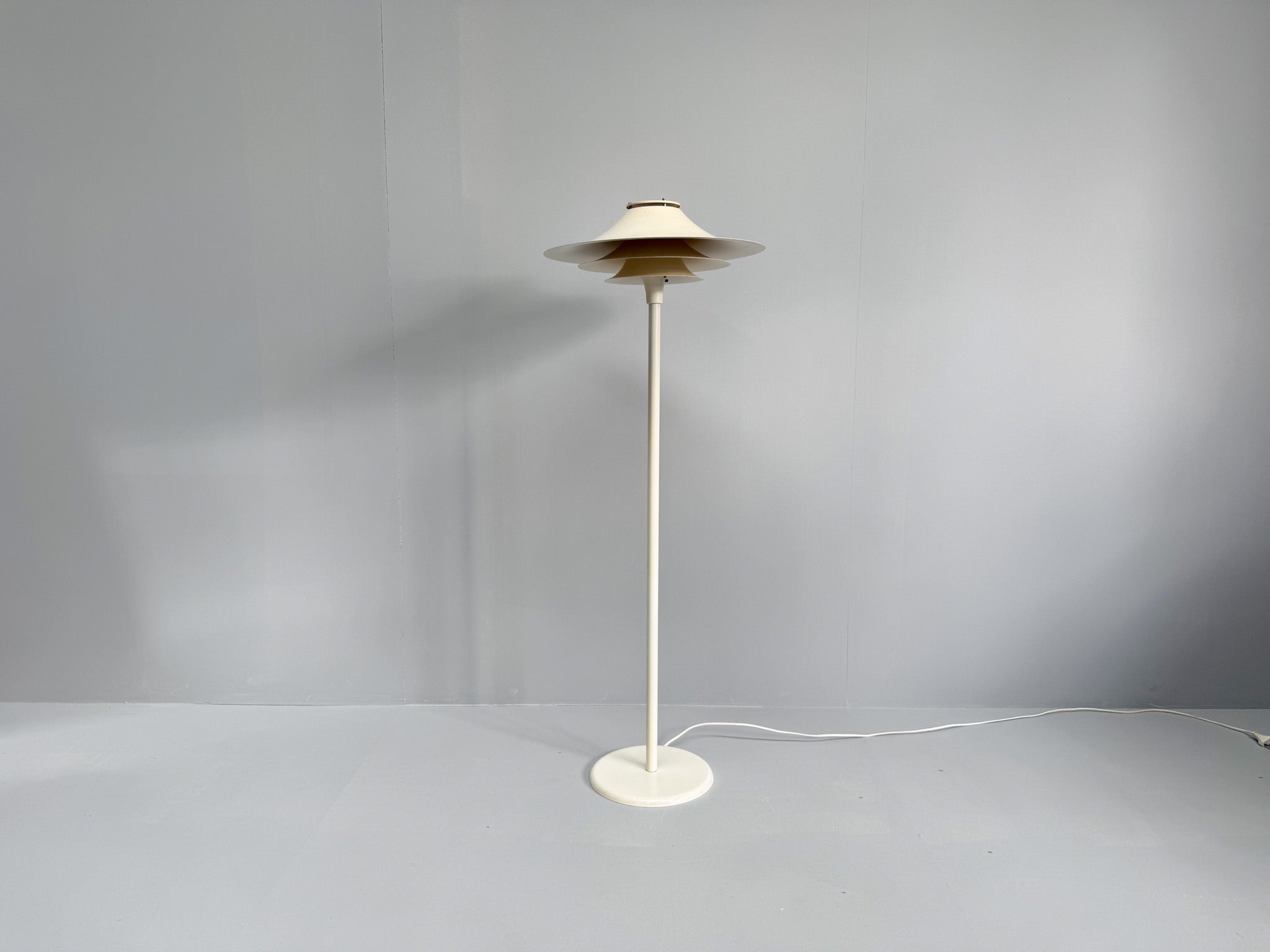 Vintage Lyfa Adina Floor Lamp, 1970s en venta