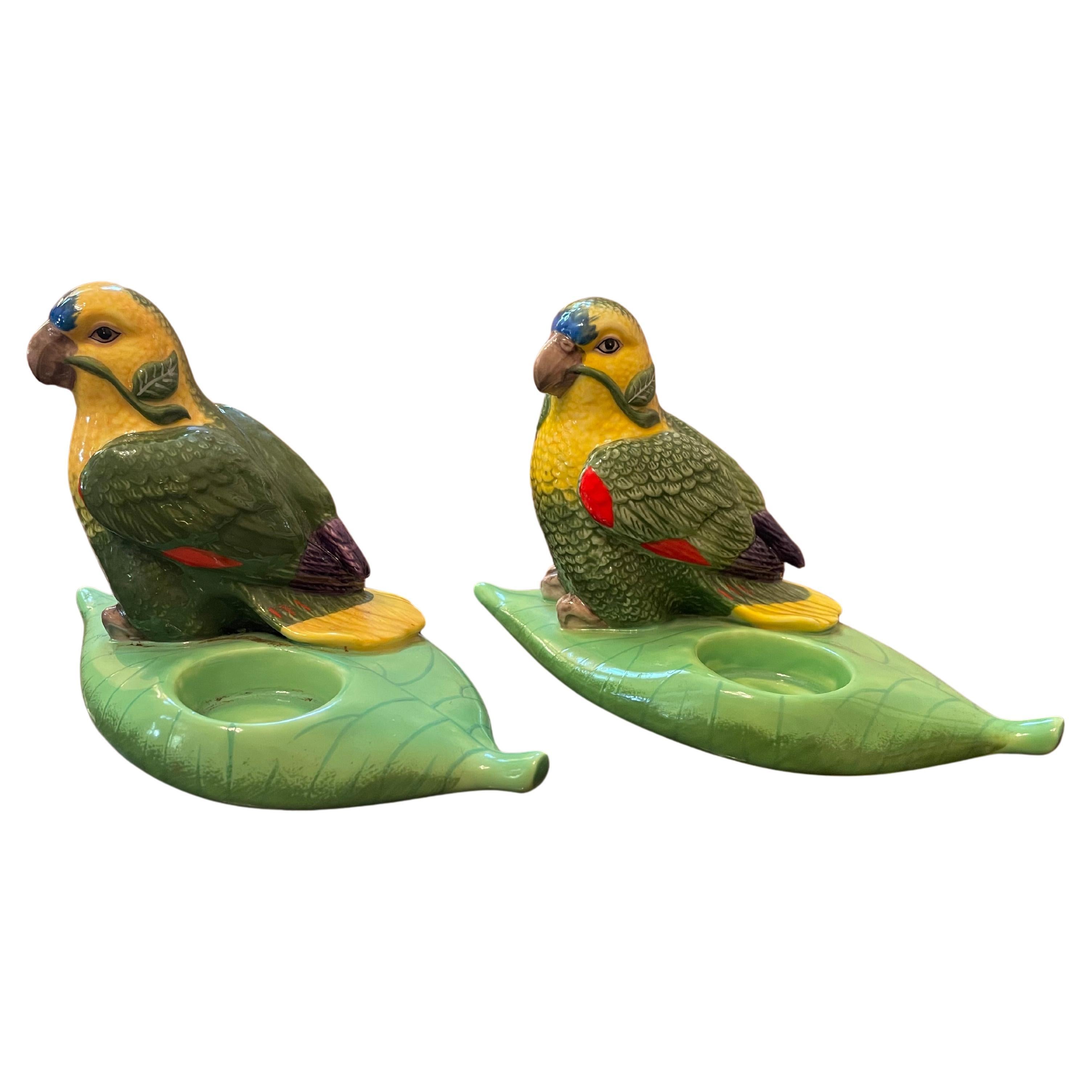 Bougeoirs Vintage Lynn Chase 'Parrots' en céramique - une paire en vente