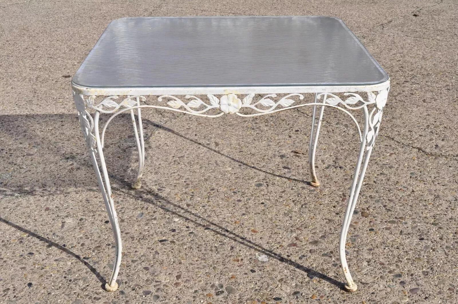 Schmiedeeisernes Garten-/ Terrassen-/Esszimmer-Set in Lyon-Form mit Windblumen-Gitter, 5 Teile (Art nouveau) im Angebot