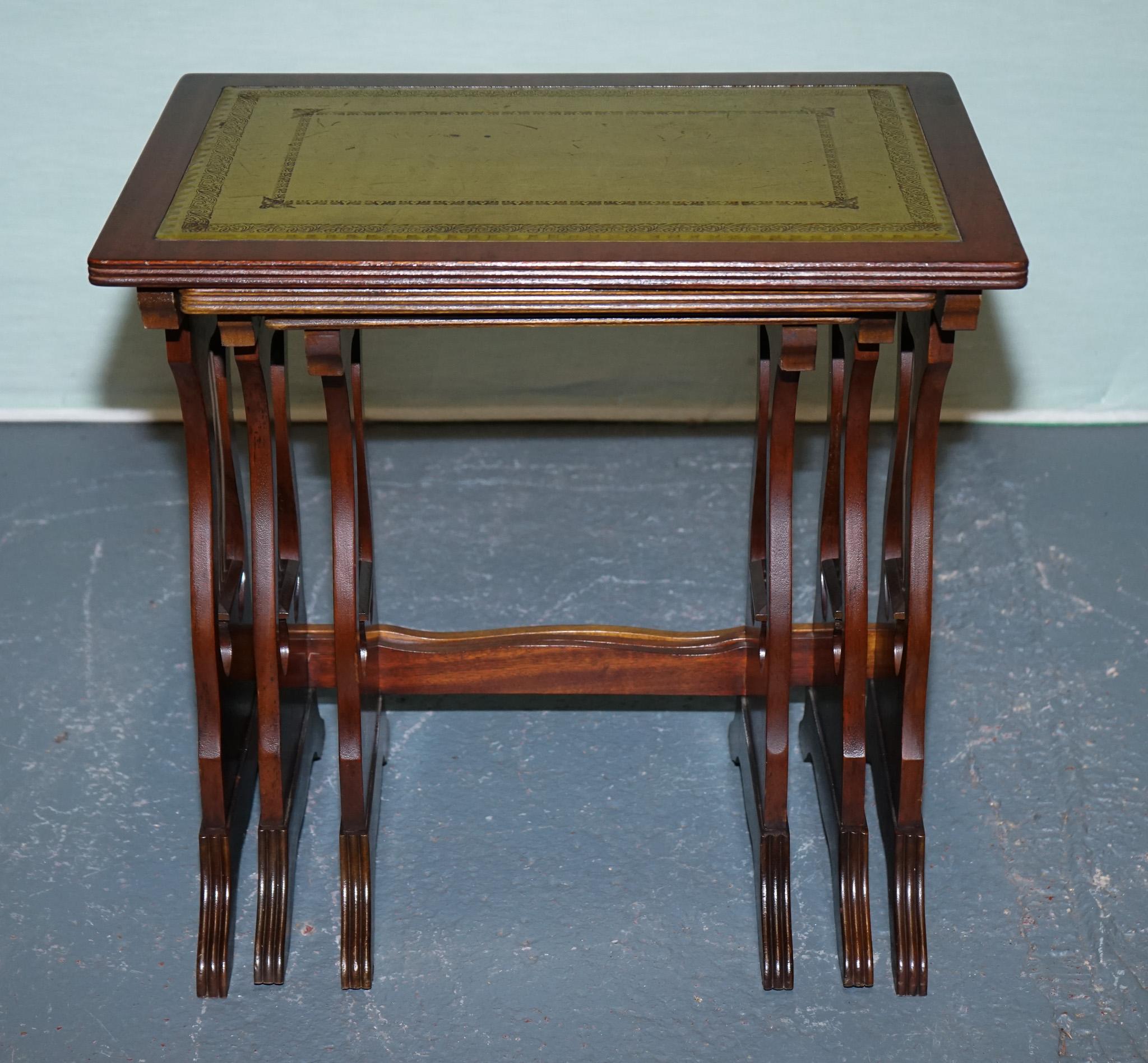 VINTAGE LYRE BASE GREEN LEATHER TOP NEST OF TABLES SiDE TABLES In Good Condition For Sale In Pulborough, GB
