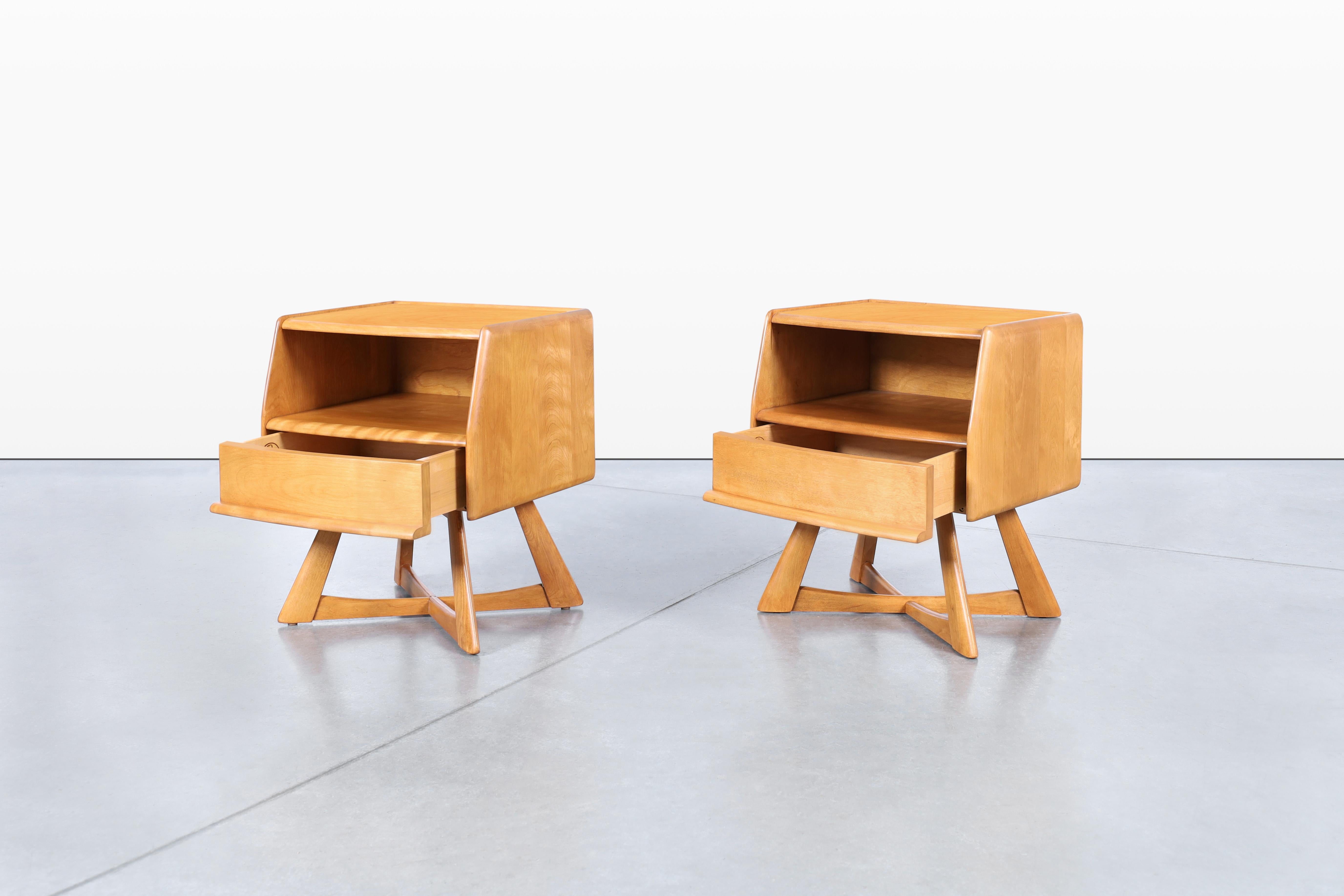 Mesillas de noche vintage M-778 de Heywood Wakefield Moderno de mediados de siglo en venta