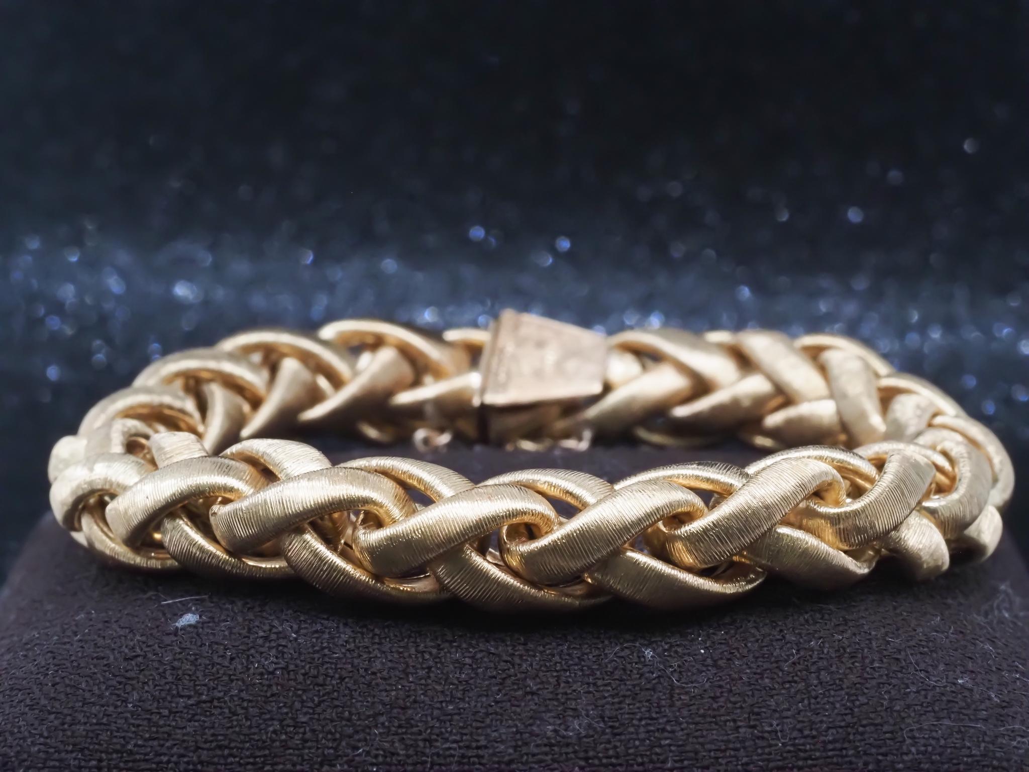 Vintage A&M. BUCCELATTI Bracelet texturé en or jaune 18K - VHK#3b en vente 2