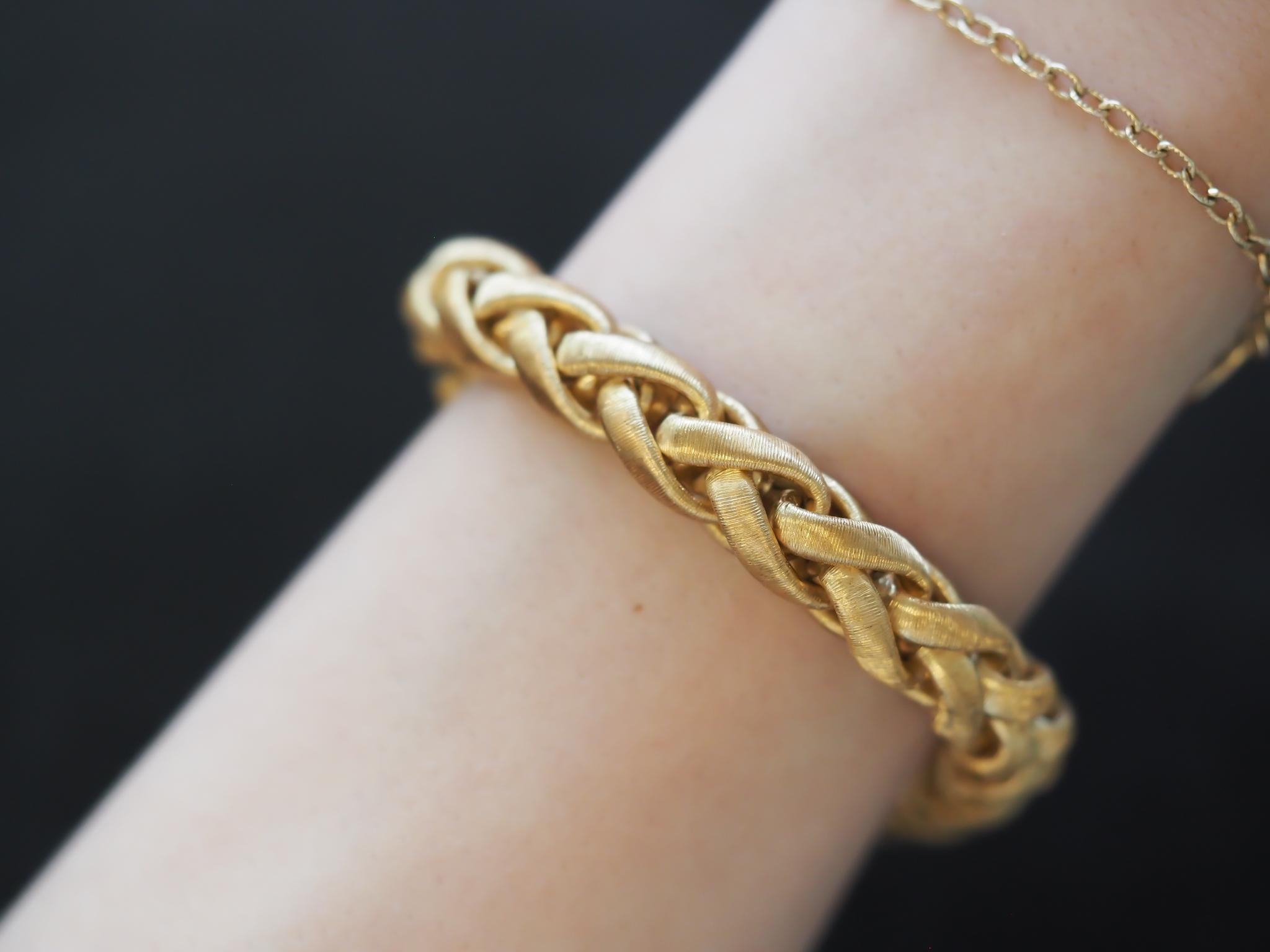 Vintage A&M. BUCCELATTI Bracelet texturé en or jaune 18K - VHK#3b en vente 3