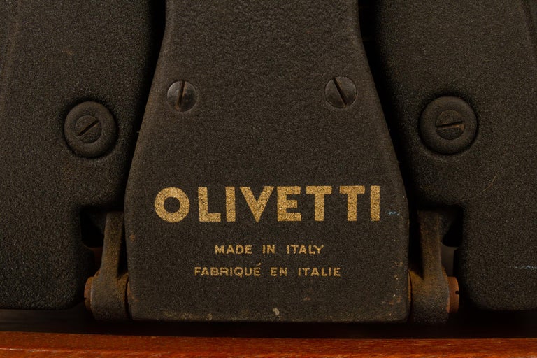 Mid-20th Century Vintage M40 Typewriter from Olivetti, 1940s For Sale