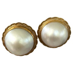 Vintage Mabe Pearl 14 Karat Yellow Gold Clip On Earrings