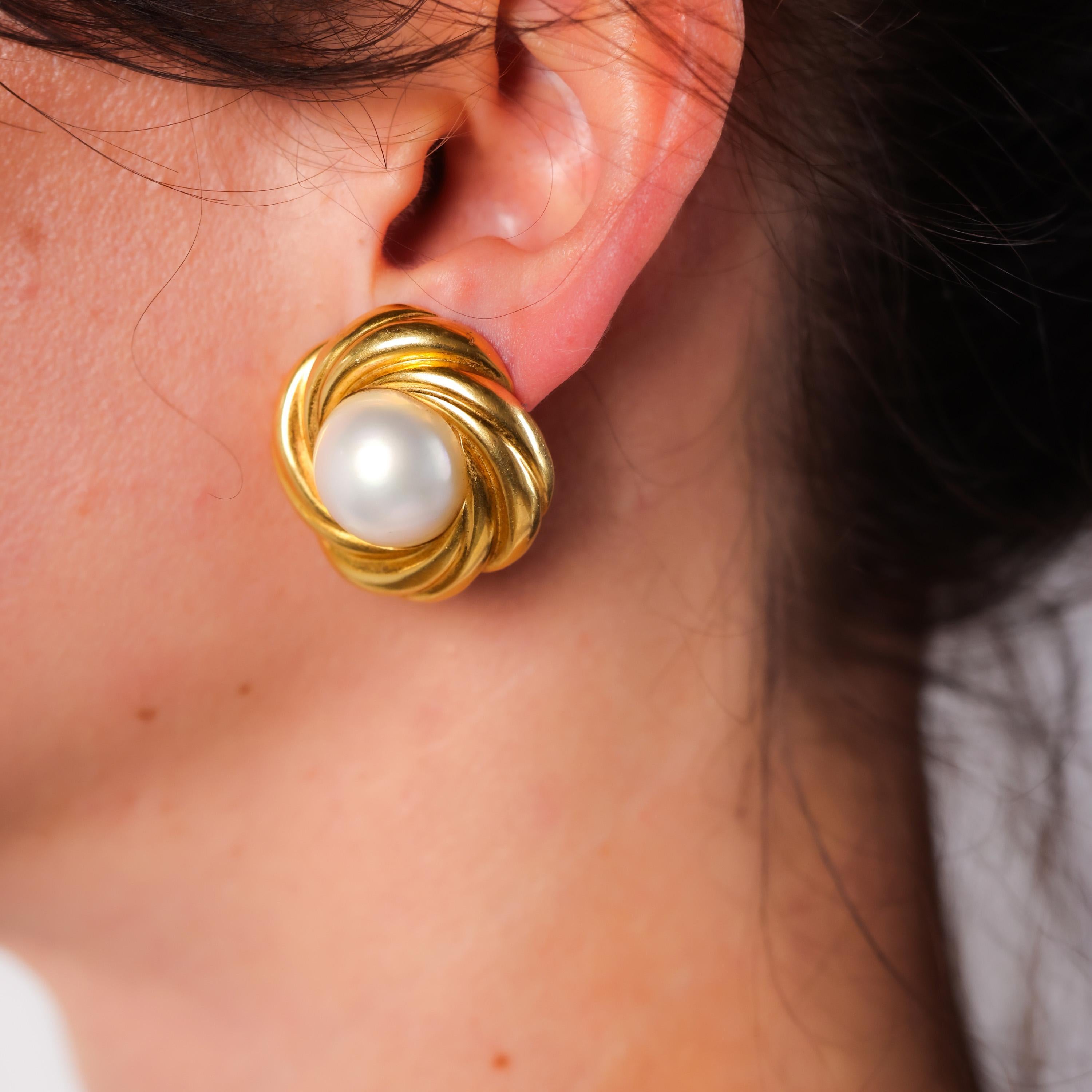 Cabochon Vintage Mabe Pearl 18K Yellow Gold Clip On Earrings For Sale