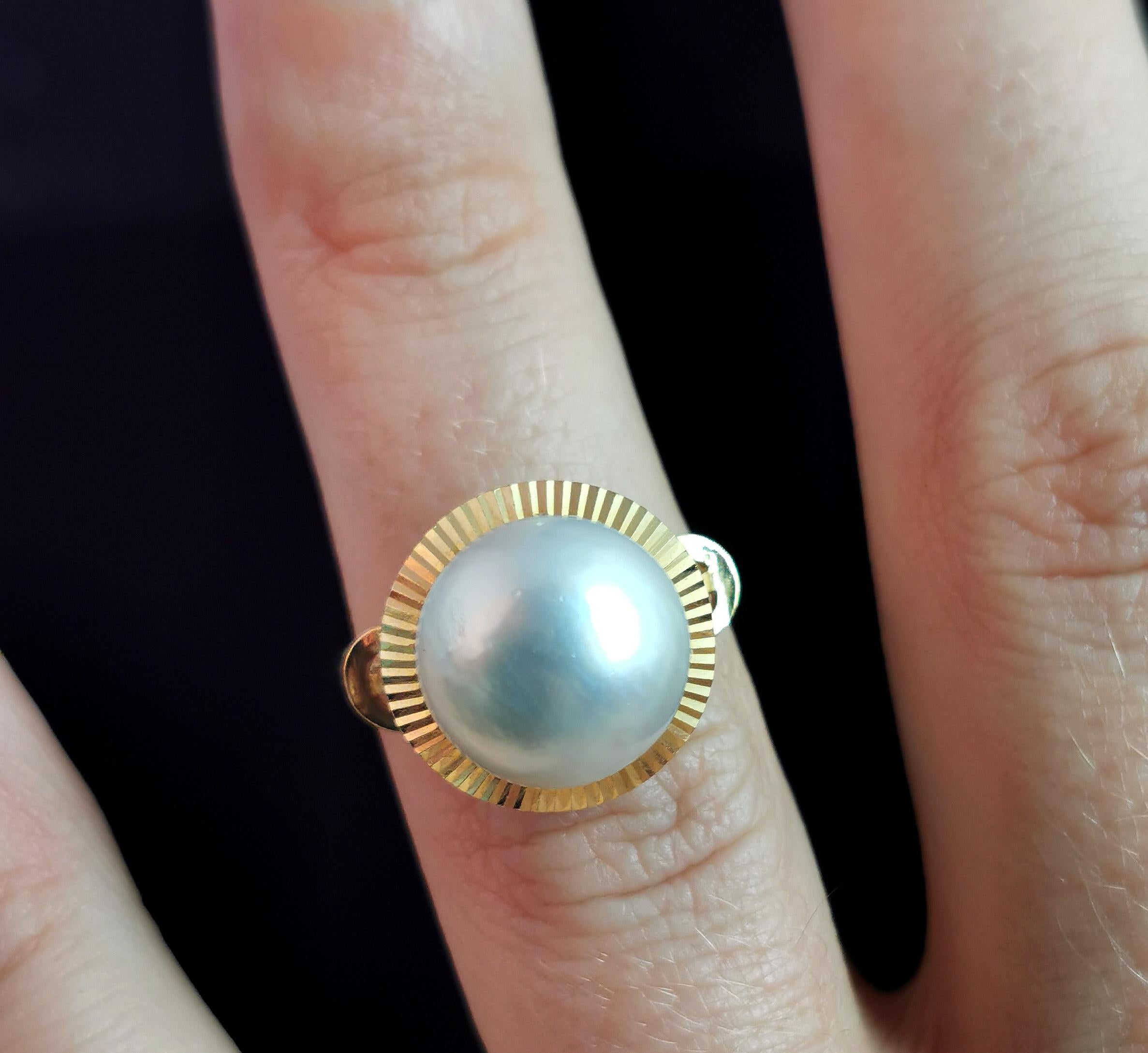 Vintage Mabe Pearl Cocktail Ring, 14k Yellow Gold In Good Condition In NEWARK, GB