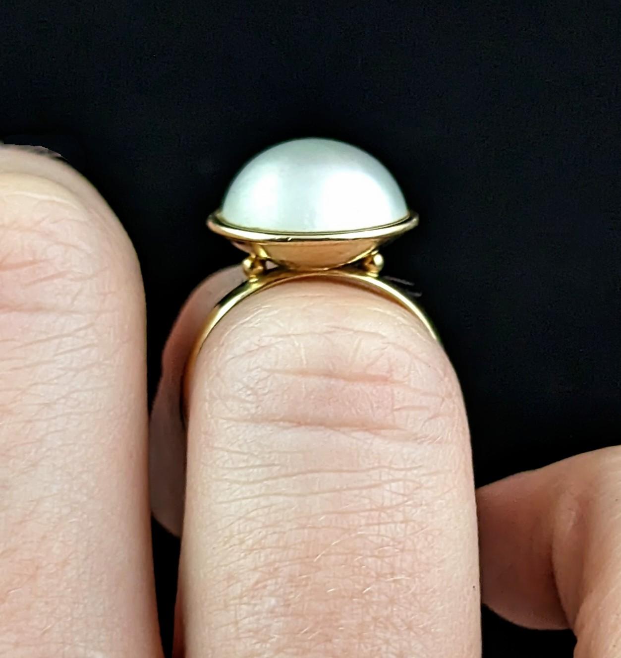 Vintage Mabe pearl cocktail ring, 18k yellow gold  For Sale 2
