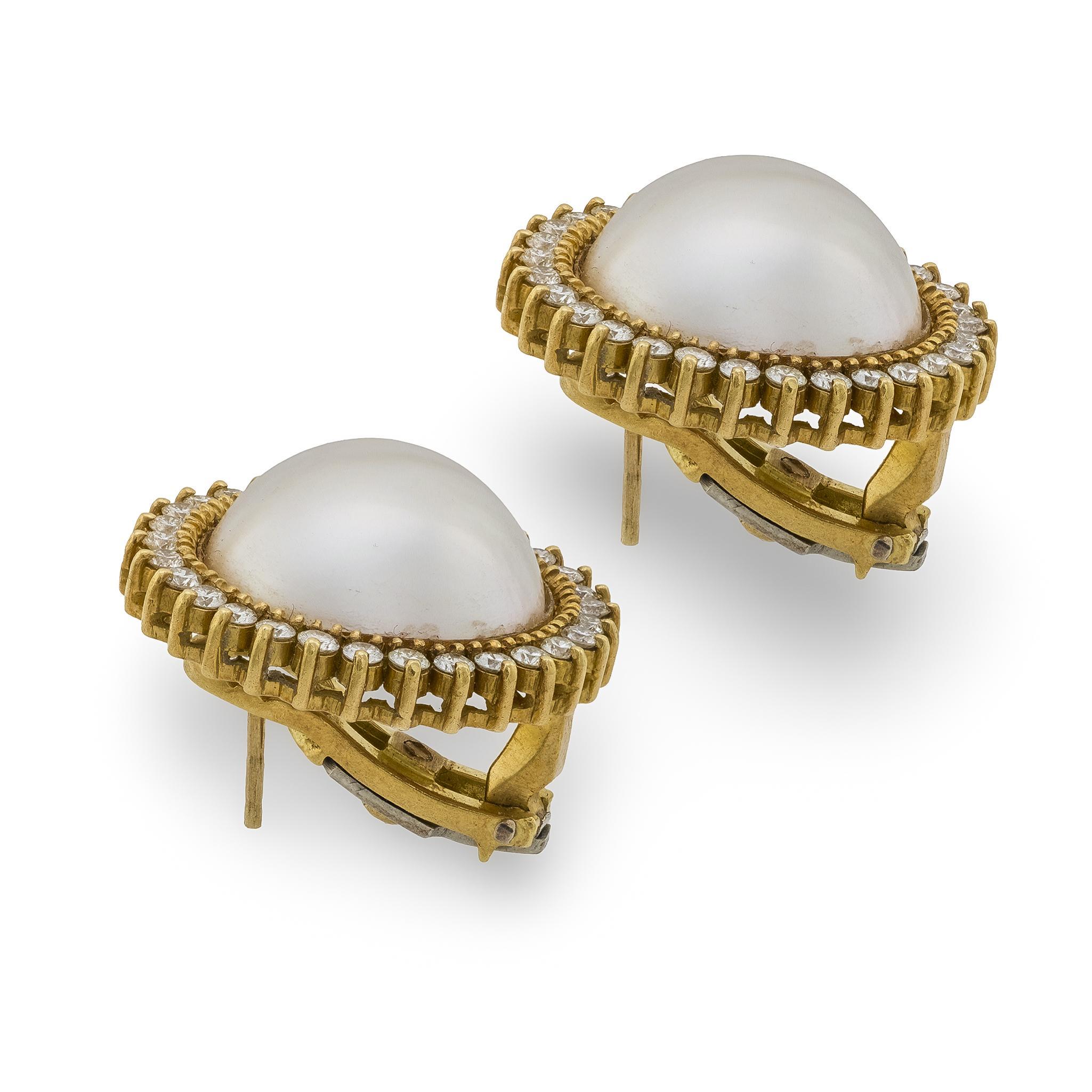Vintage Mabé Perle Diamant 18k Gelbgold Cluster-Ohrringe im Zustand „Gut“ im Angebot in Beverly Hills, CA