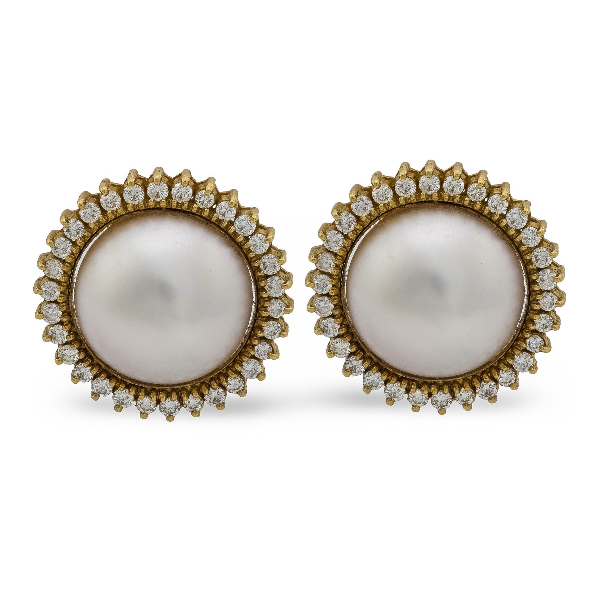 Vintage Mabé Perle Diamant 18k Gelbgold Cluster-Ohrringe im Angebot 2