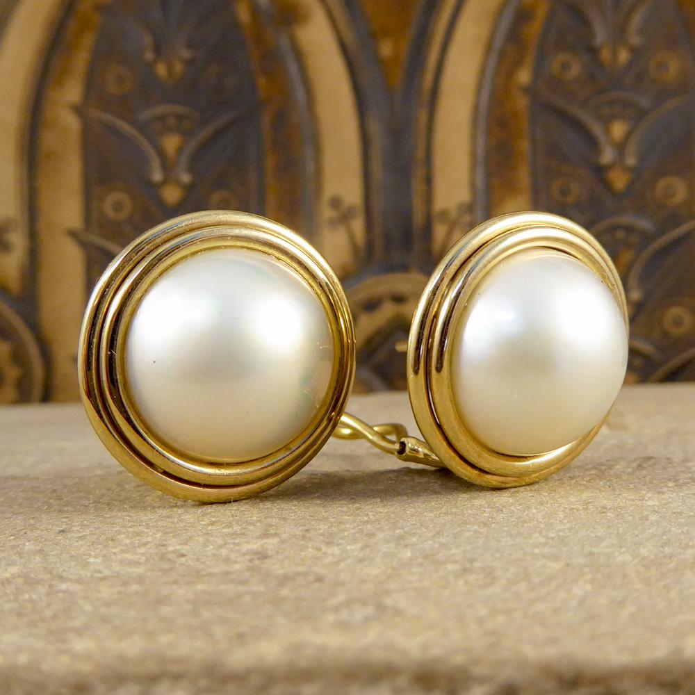 Retro Vintage Mabe Pearl Earrings in Yellow Gold