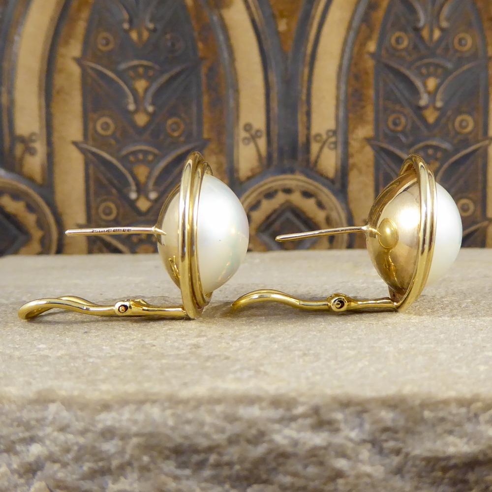 Vintage Mabe Pearl Earrings in Yellow Gold In Good Condition In Yorkshire, West Yorkshire