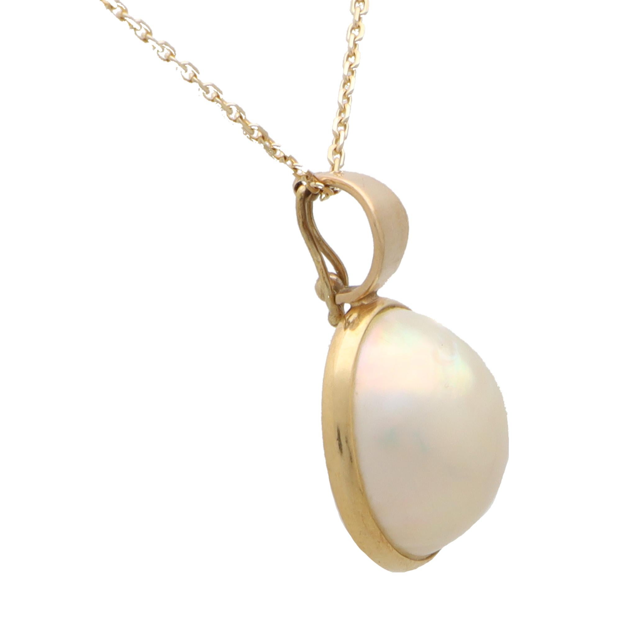 Cabochon Vintage Mabe Pearl Pendant in 9k Gold