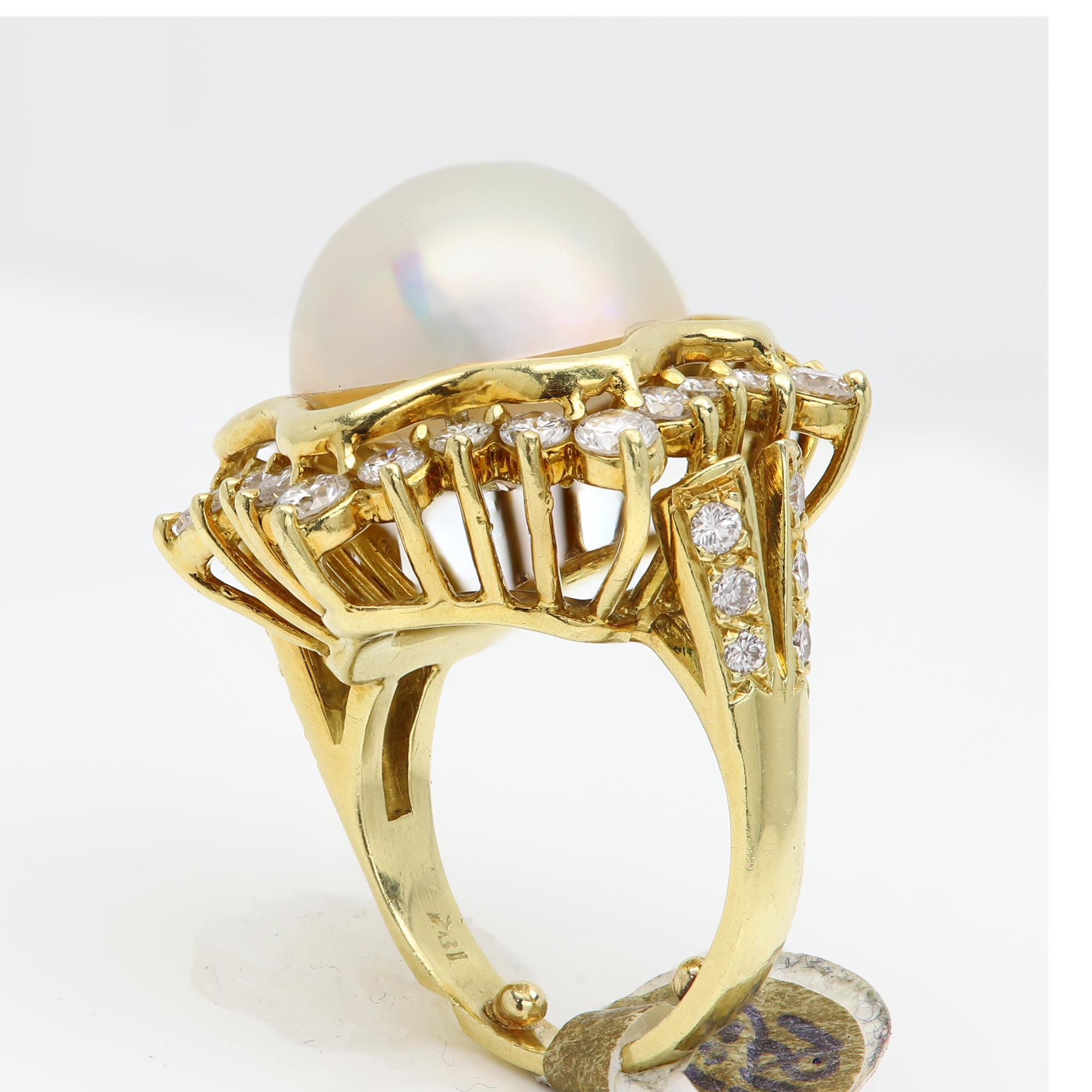 Round Cut Vintage Mabe Pearl Ring Natural Diamonds Star of David 18 Karat Yellow Gold For Sale