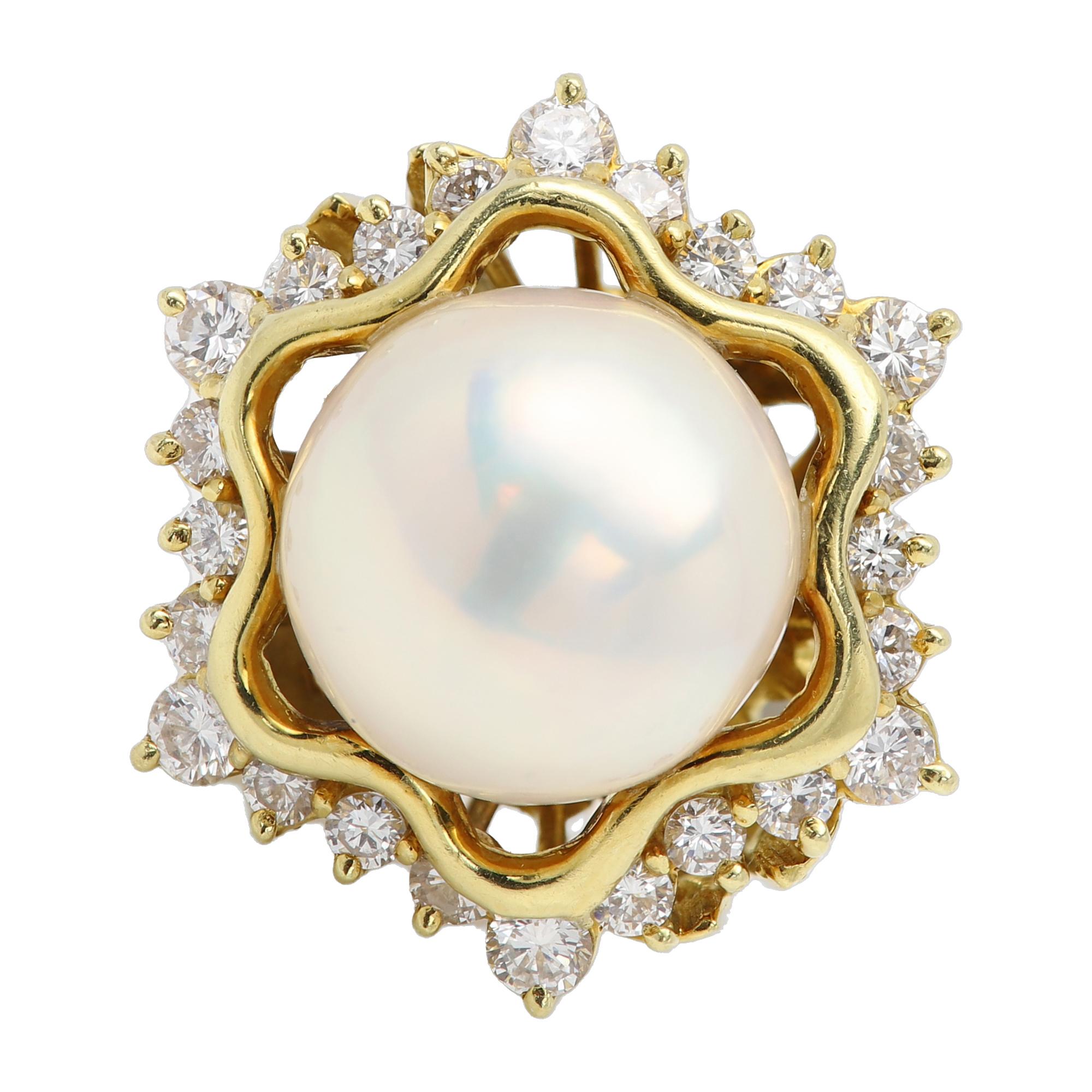 Vintage Mabe Pearl Ring Natural Diamonds Star of David 18 Karat Yellow Gold In Good Condition For Sale In Brooklyn, NY