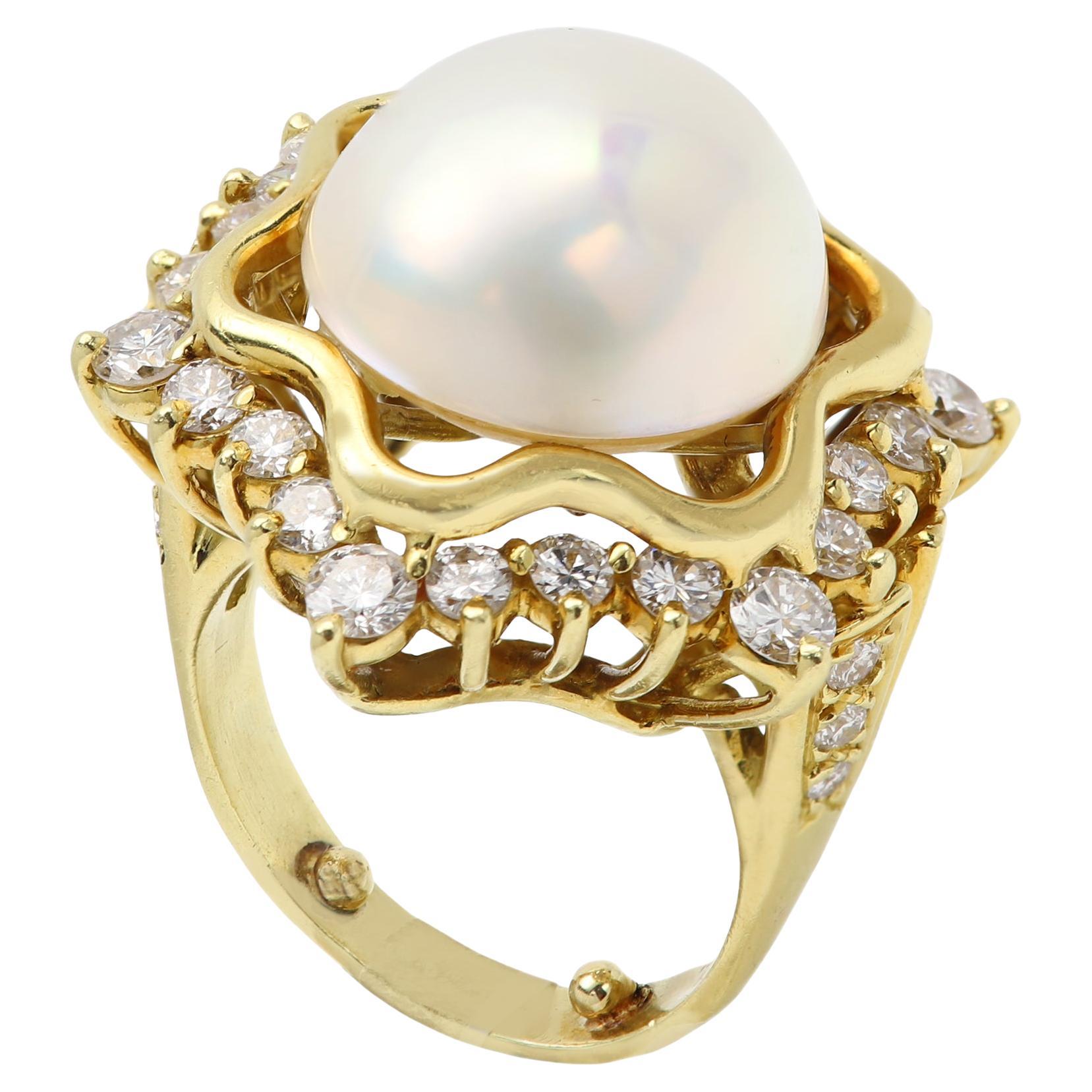 Vintage Mabe Pearl Ring Natural Diamonds Star of David 18 Karat Yellow Gold For Sale