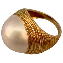Vintage Mabe Pearl Textured 18 Karat Yellow Gold Dome Ring