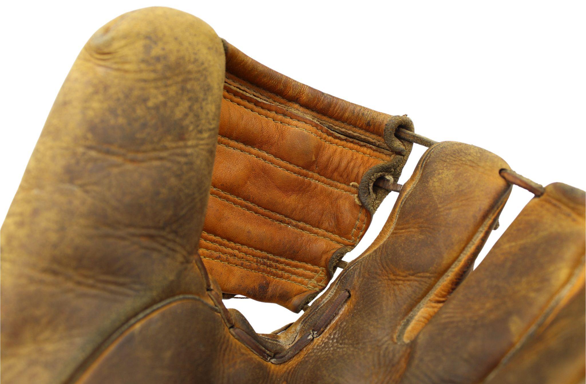 MacGregor - Gants de baseball vintage «bby Doerr » Bon état à Colorado Springs, CO
