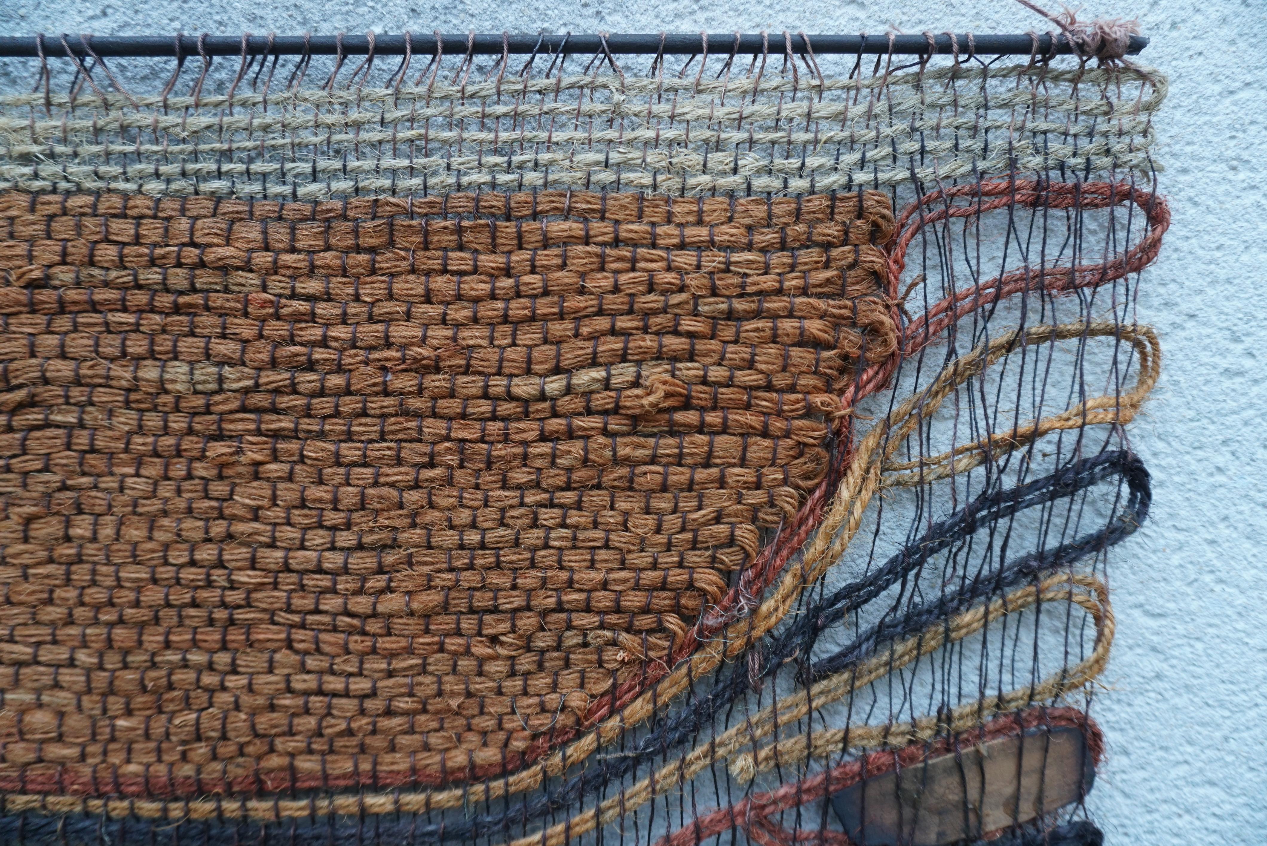 Vintage Macrame Madera y Cuerda  Tapiz artístico para colgar en la pared Moderno de mediados de siglo en venta
