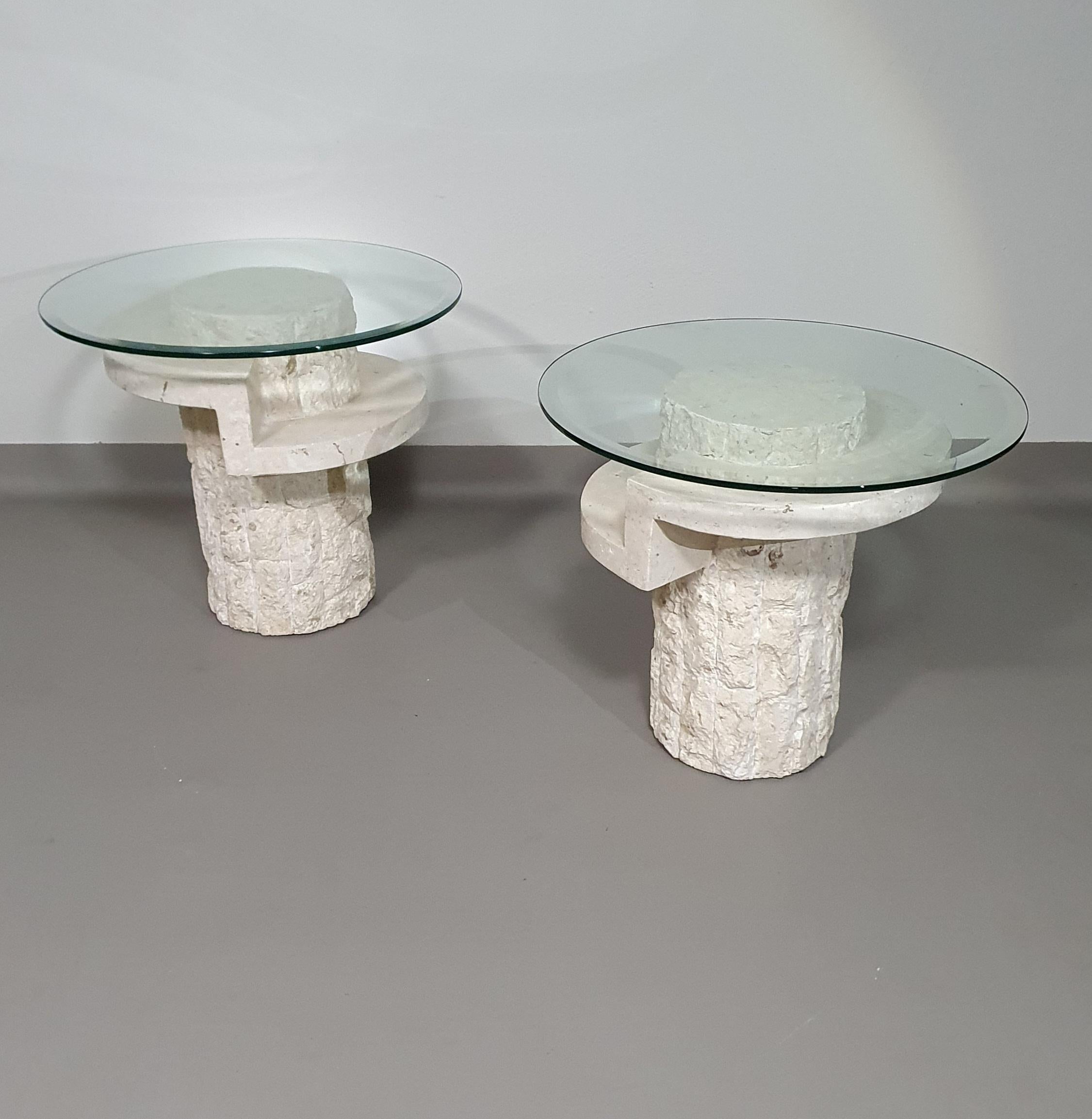 Tables d'appoint vintage en pierre de Mactan avec les plateaux en verre facetté d'origine de Magnus en vente 5