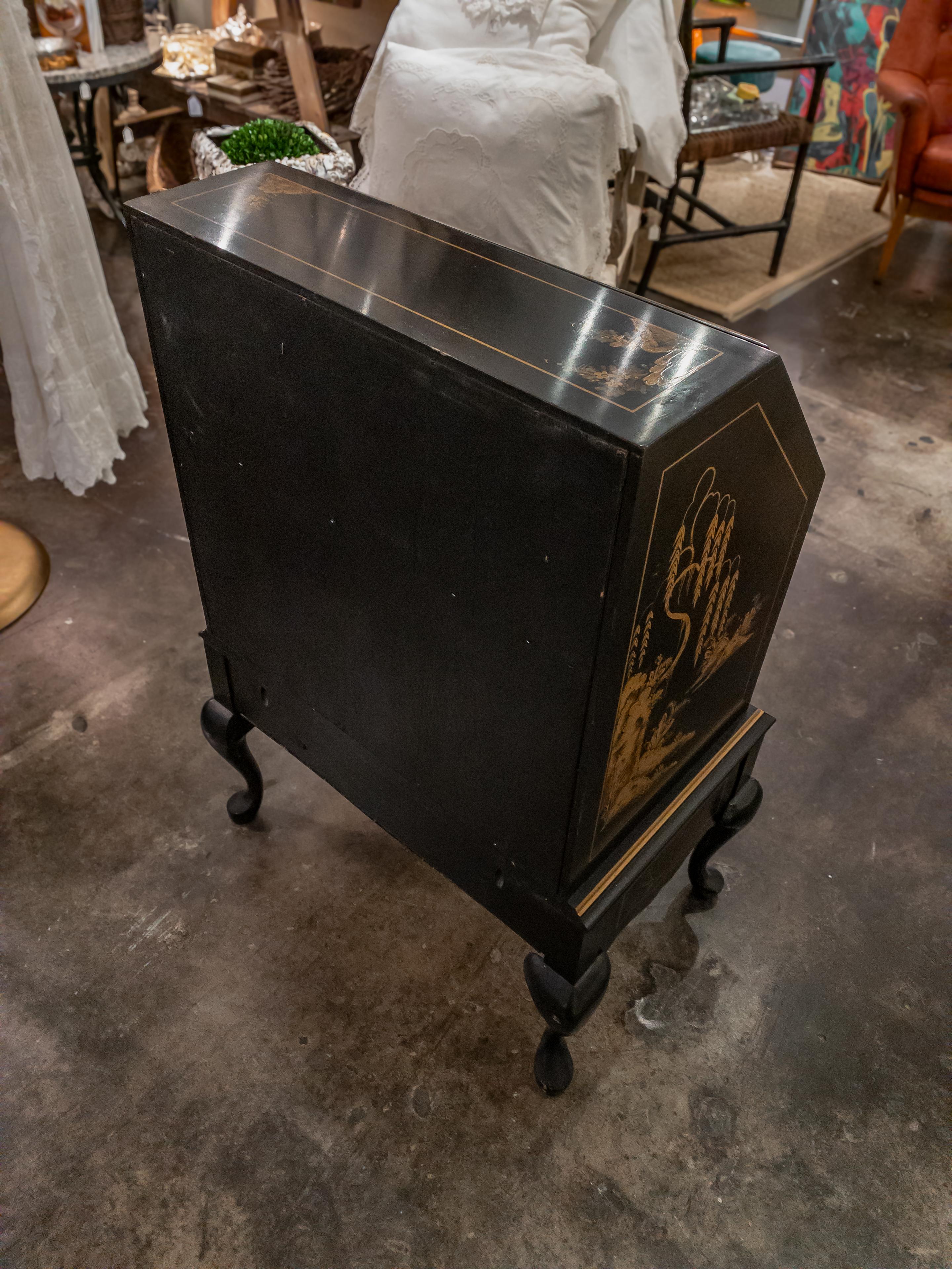 Vintage Maddox Chinoiserie, Black Lacquer, Slant-Front Writing Desk In Good Condition In Houston, TX