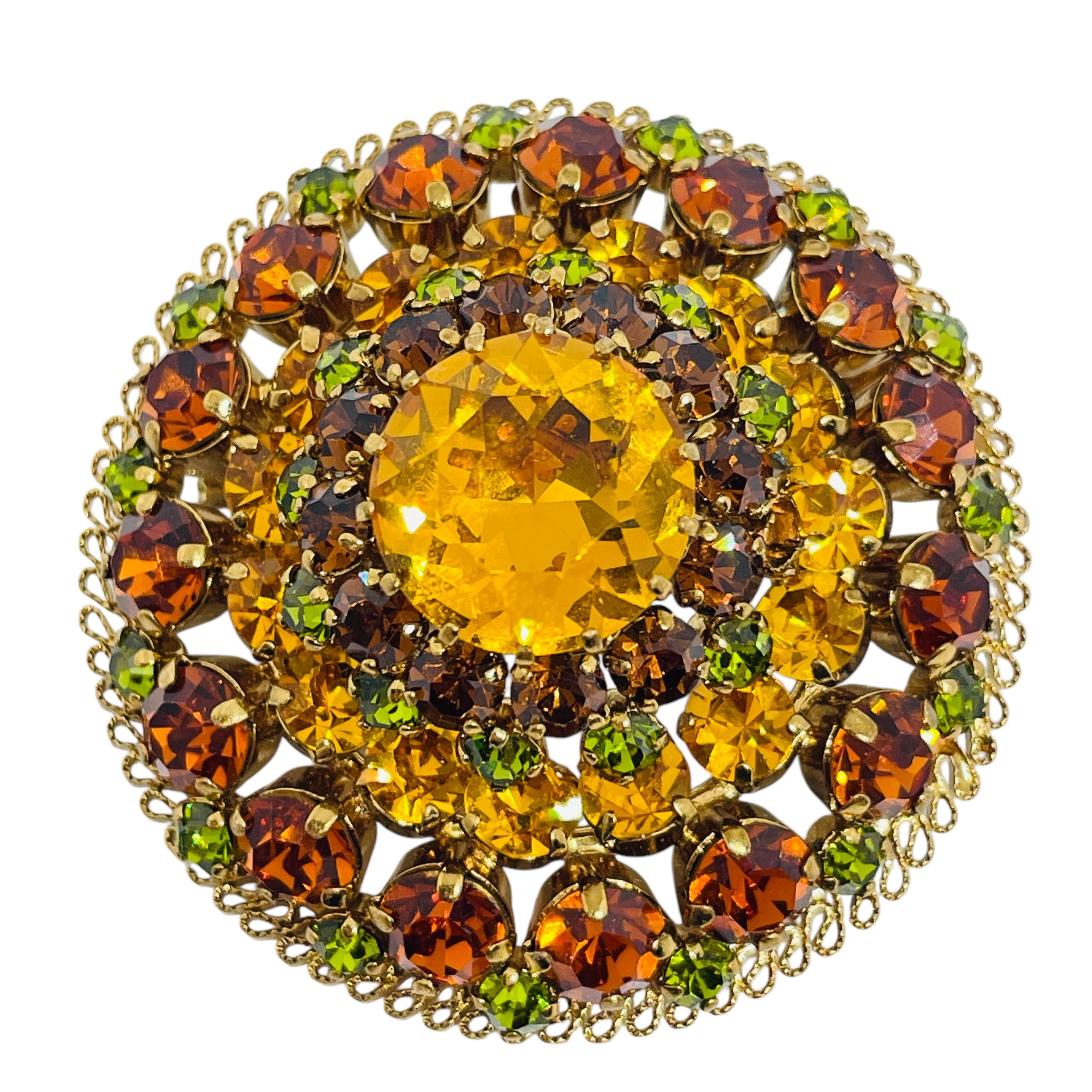 DETAILS

• signed MADE IN AUSTRIA

• gold tone with glass 

• vintage designer earrings brooch set 

MEASUREMENTS

•

CONDITION

• very good vintage condition with minimal signs of wear

Sku 50

❤️❤️ VINTAGE DESIGNER JEWELRY ❤️❤️

❤️❤️ ALEXANDER’S