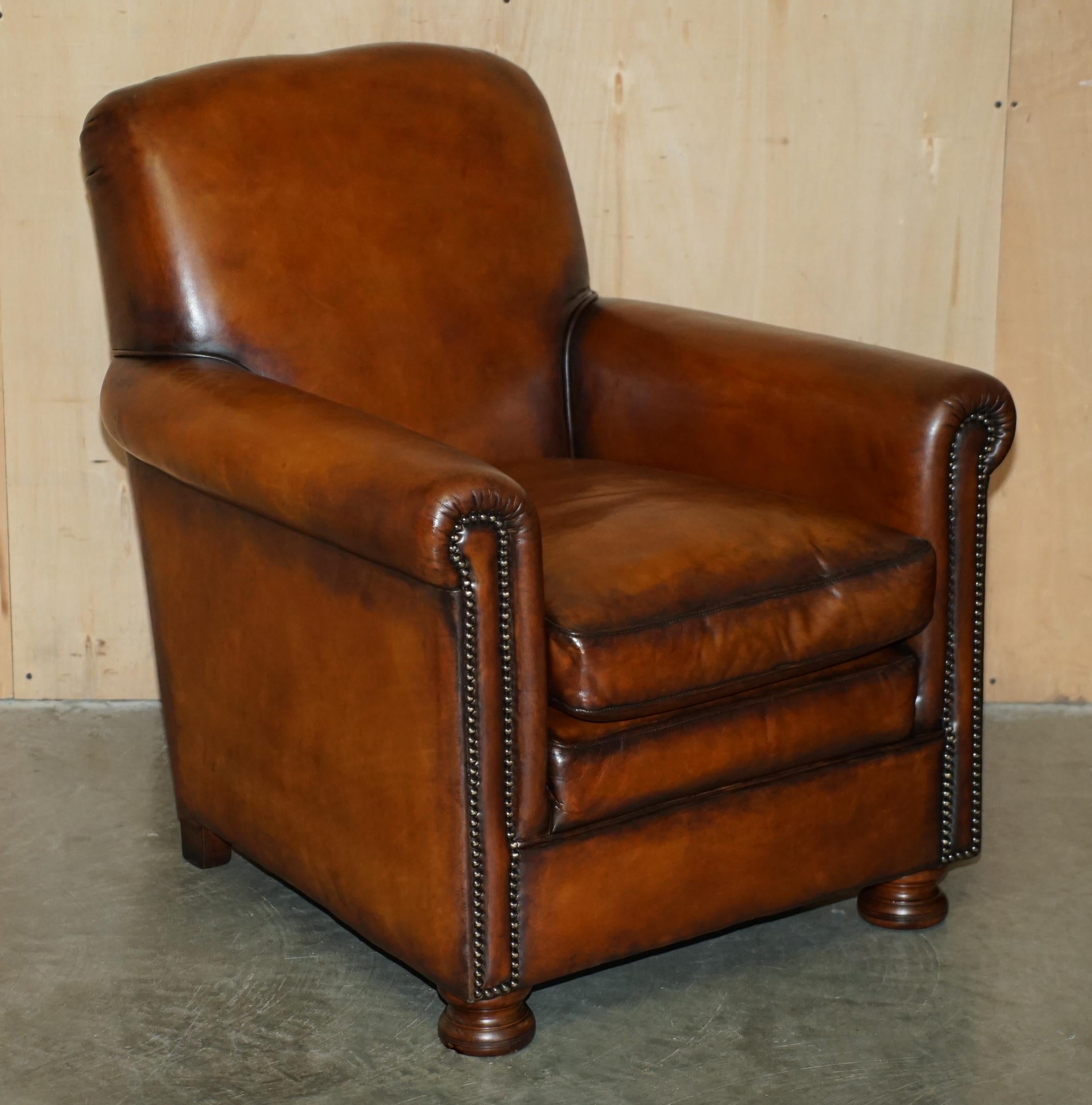 ViNTAGE FABRIQUÉ AUX EN CUIR MARRON RÉALISÉ À ENGLAND, SUITE DE SOFA À Trois PIÈCES DE SOFA en vente 4