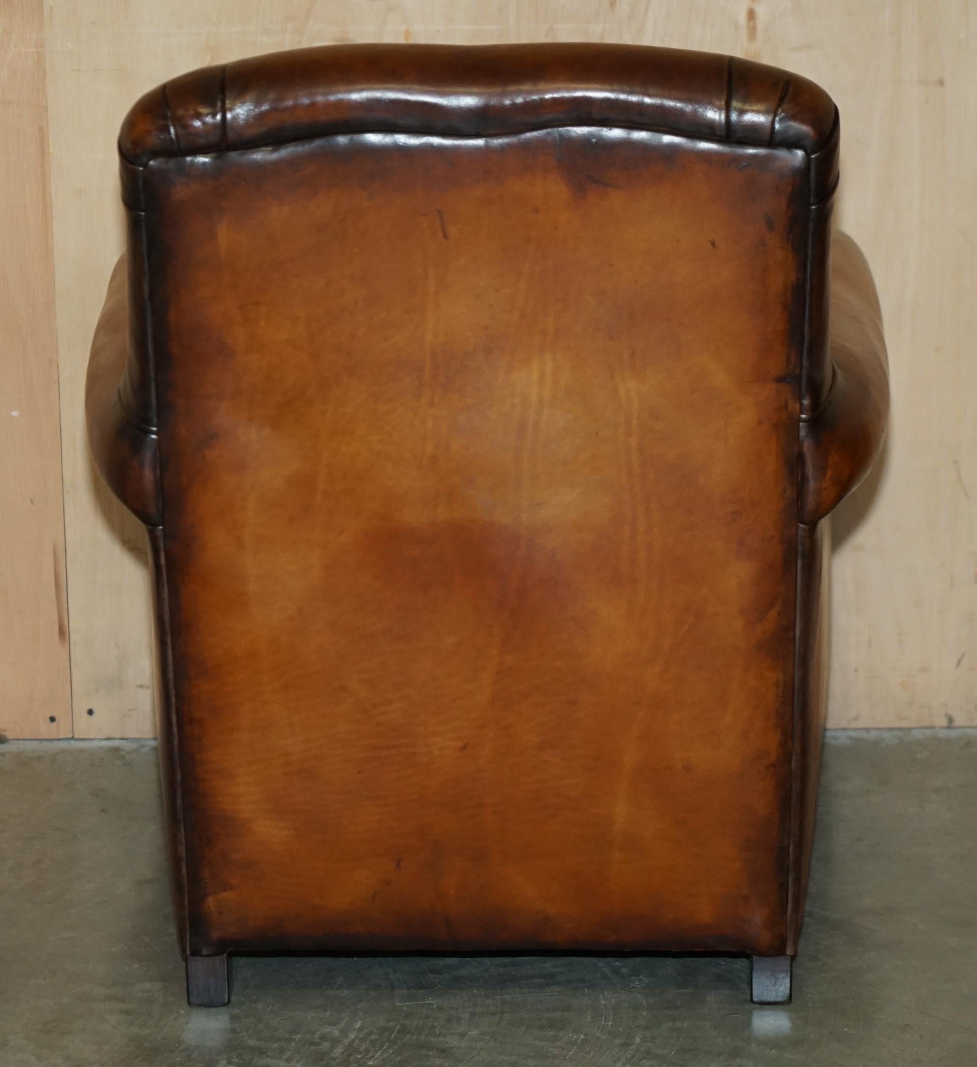 ViNTAGE FABRIQUÉ AUX EN CUIR MARRON RÉALISÉ À ENGLAND, SUITE DE SOFA À Trois PIÈCES DE SOFA en vente 10