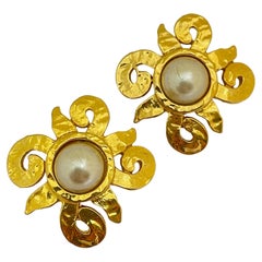 Vintage MADE IN FRANCE gold pearl designer runway clip on earrings 