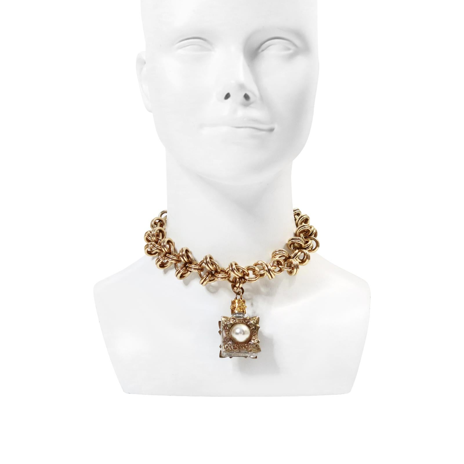 Vintage Made In France Collana di bottiglie in tonalità oro Circa 1980 in vendita 2
