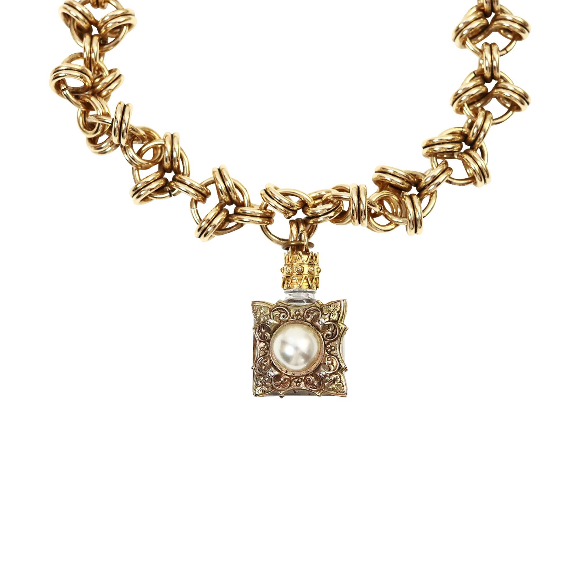 Vintage Made In France Collana di bottiglie in tonalità oro Circa 1980 in vendita 3