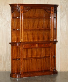 VINTAGE MADE IN ITALY BURR WALNUT MARBLE & HOME BAR WITH BROWN LEATHER STOOLs