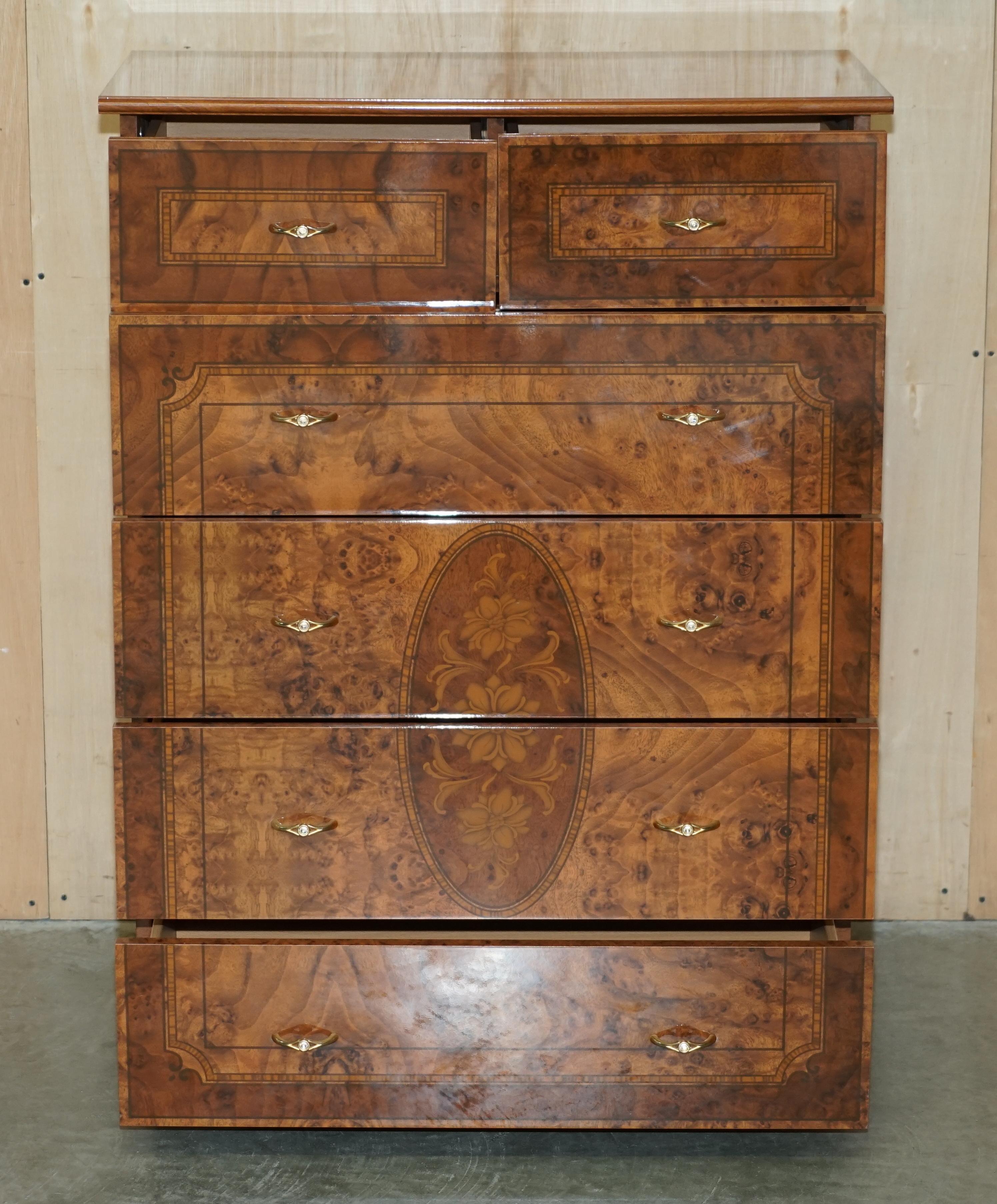 VINTAGE MADE IN ITALY BURR WALNUT VENEER CHEST OF DRAWERS PART OF A SUiTE For Sale 12