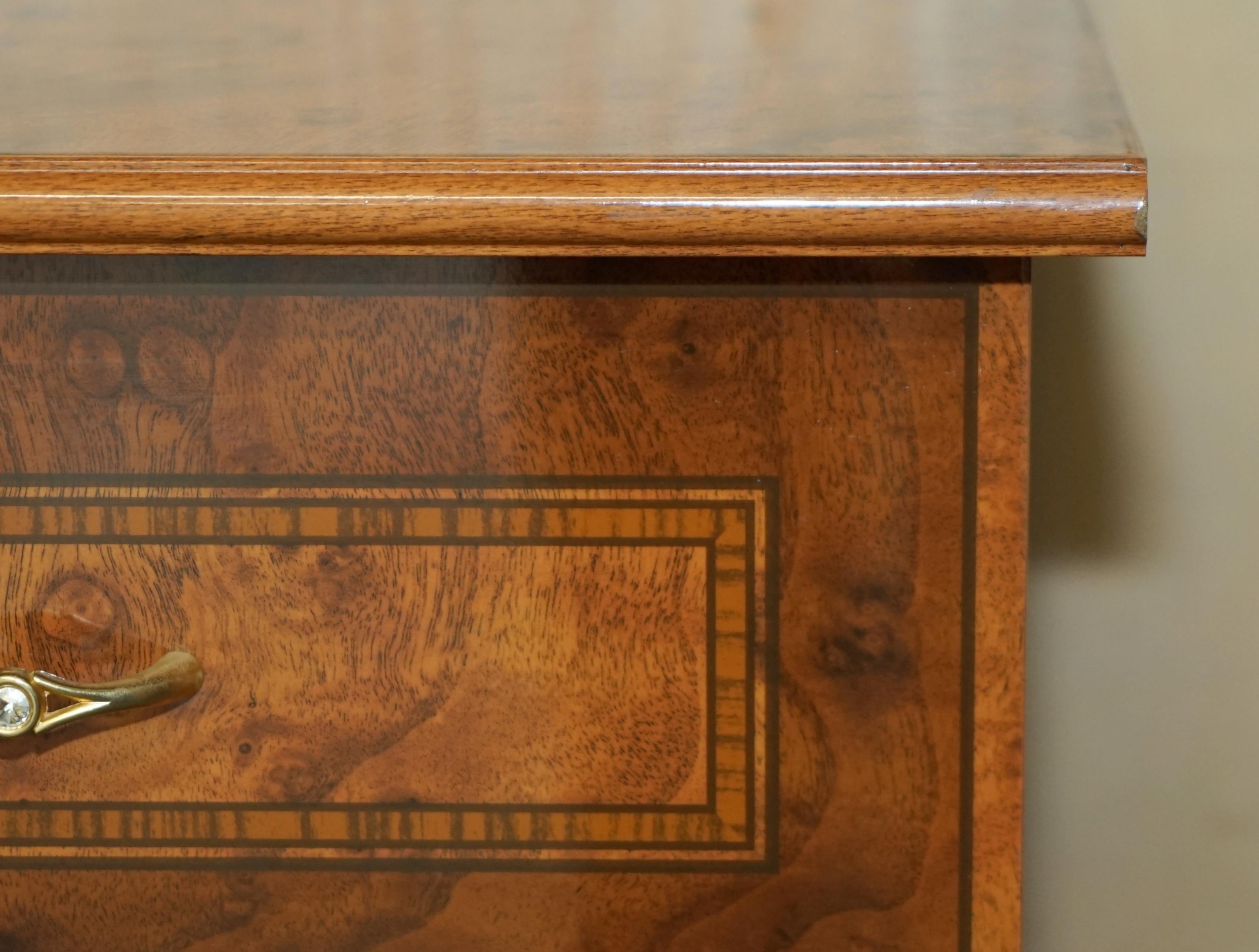 Walnut VINTAGE MADE IN ITALY BURR WALNUT VENEER CHEST OF DRAWERS PART OF A SUiTE For Sale