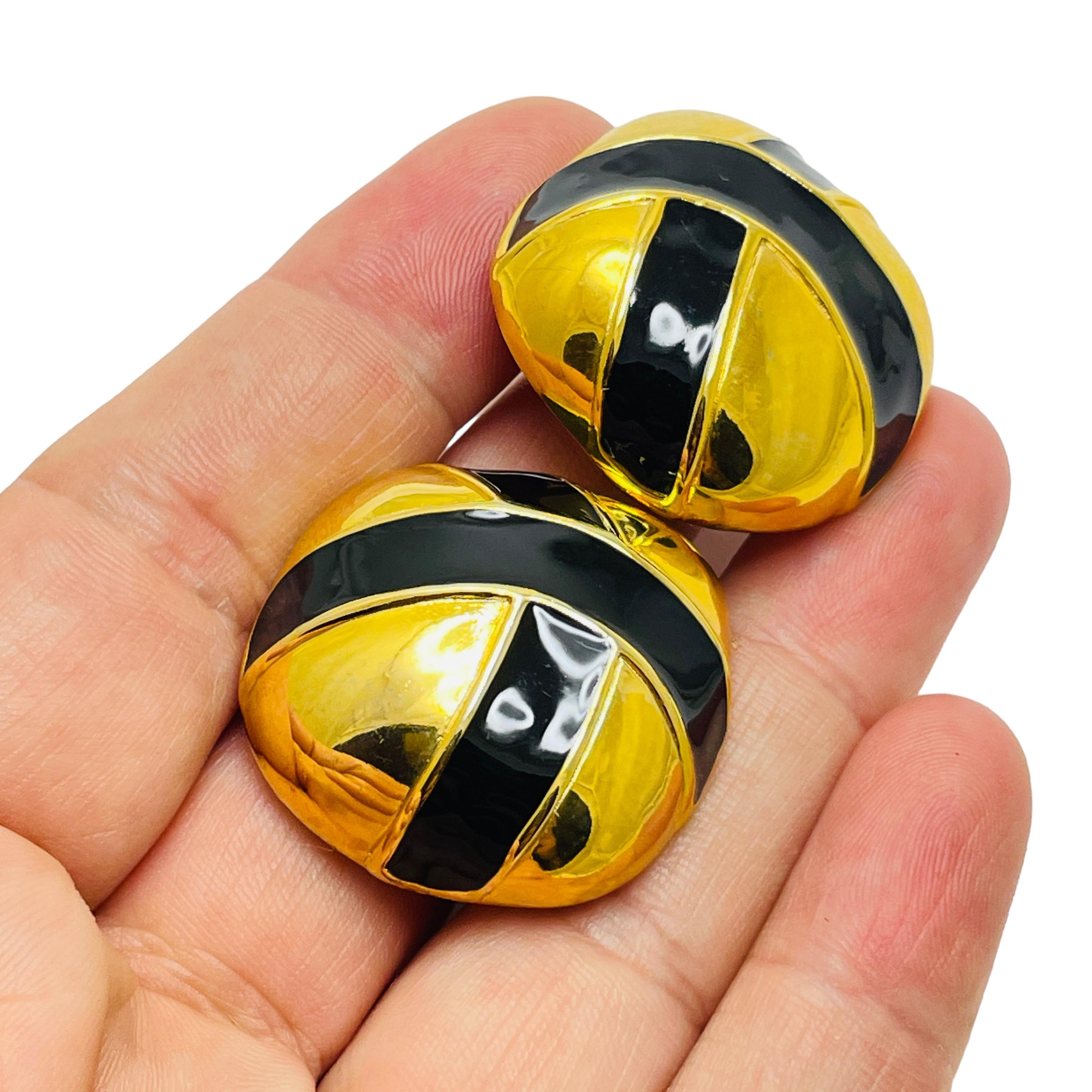 Women's Vintage MADE IN USA gold enamel designer clip on earrings For Sale