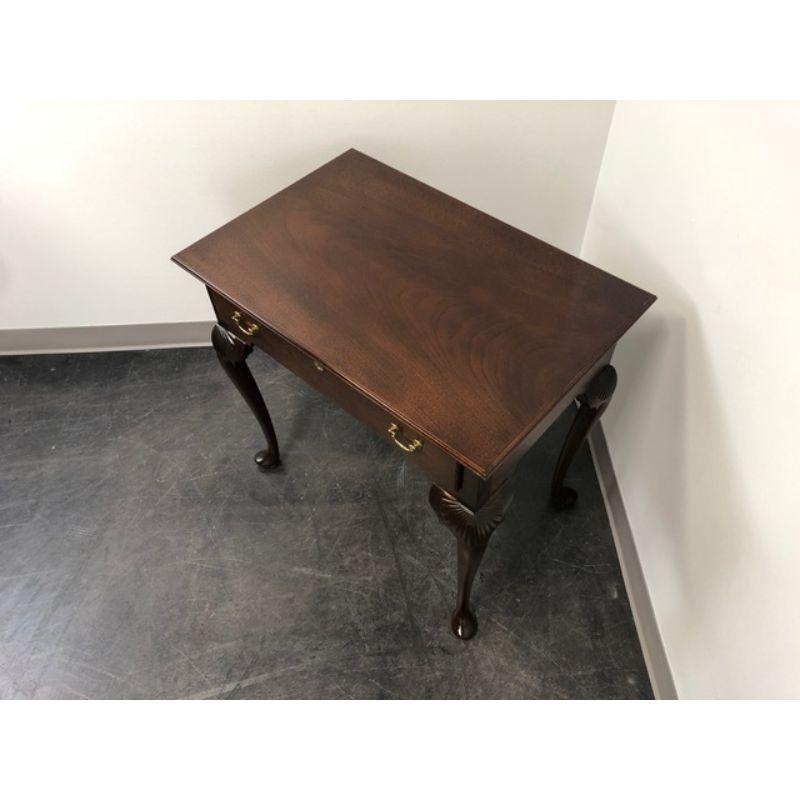 MADISON SQUARE Queen Anne Style Mahogany Accent Table In Good Condition In Charlotte, NC