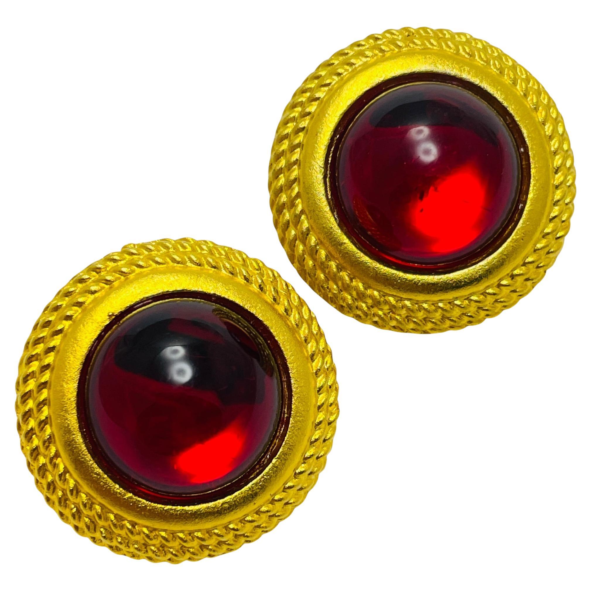Vintage MAEVE CARR signed gold tone red glass designer clip on earrings For Sale