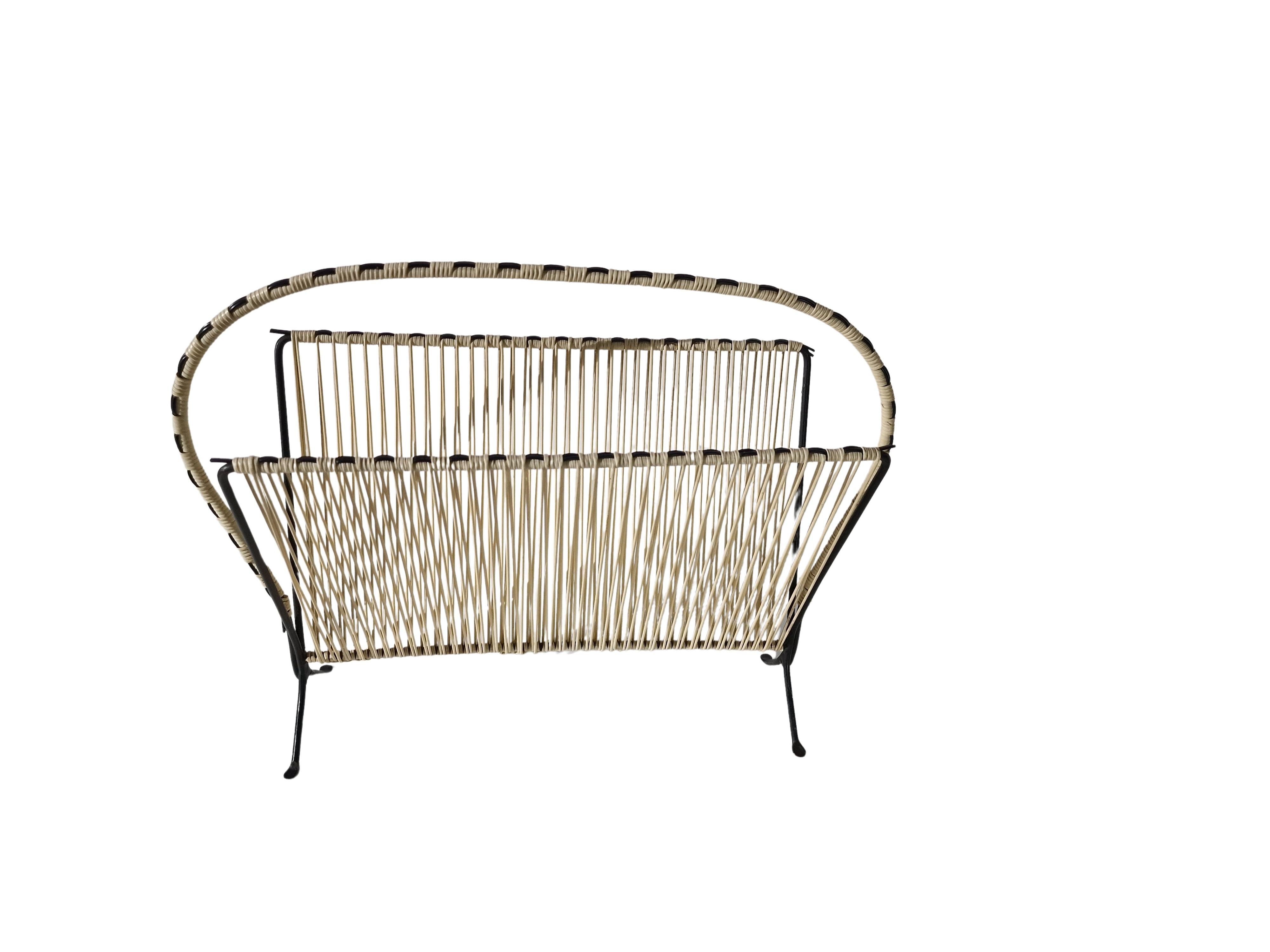 Vintage magazine holder newspaper rack, string Design, 1950s, Italy For Sale 1