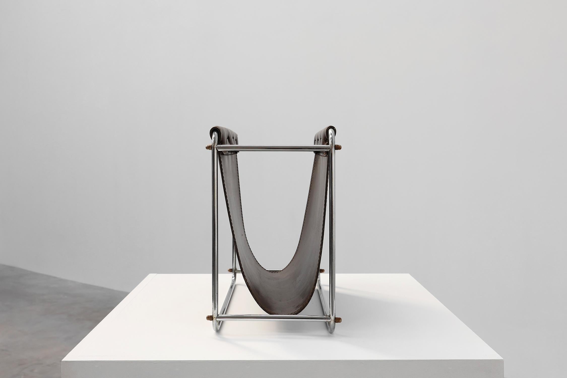 Vintage Magazine rack in chrome and faux leather, France 1960s For Sale 1