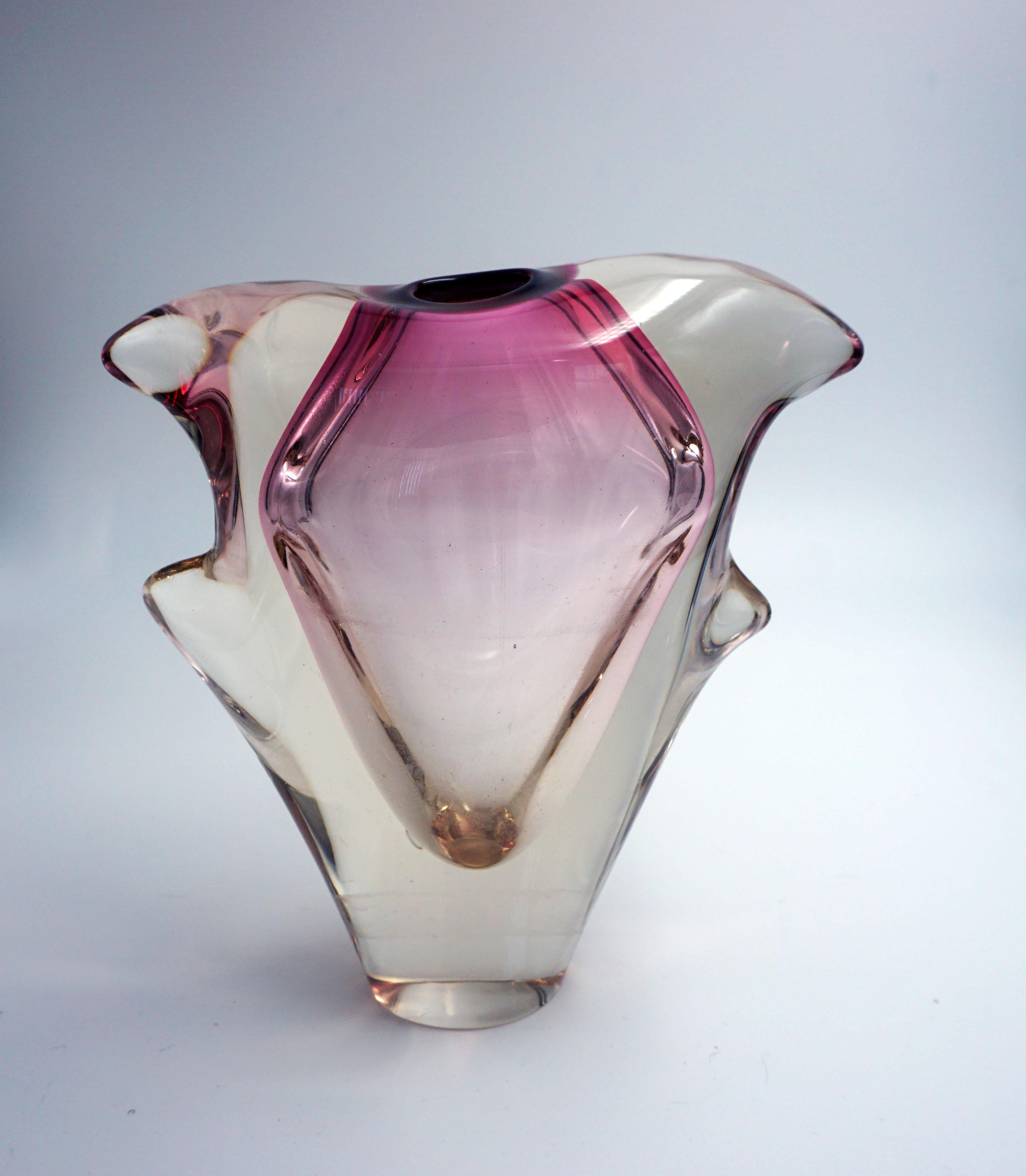 Beautiful vintage Murano hand blown and pulled magenta to clear Italian glass vase. Hand blown pulled details give this unique piece four corners with a magenta Ombre effect. Measures 5 1/2