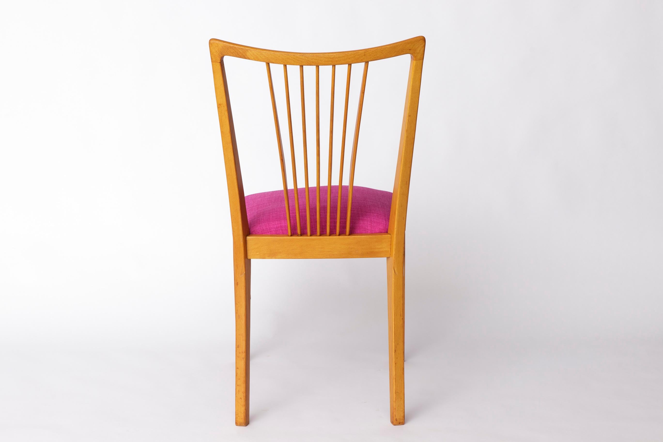 Vintage Magenta Upholstered Beech Dining Chair – Germany, 1960s–1970s For Sale 2