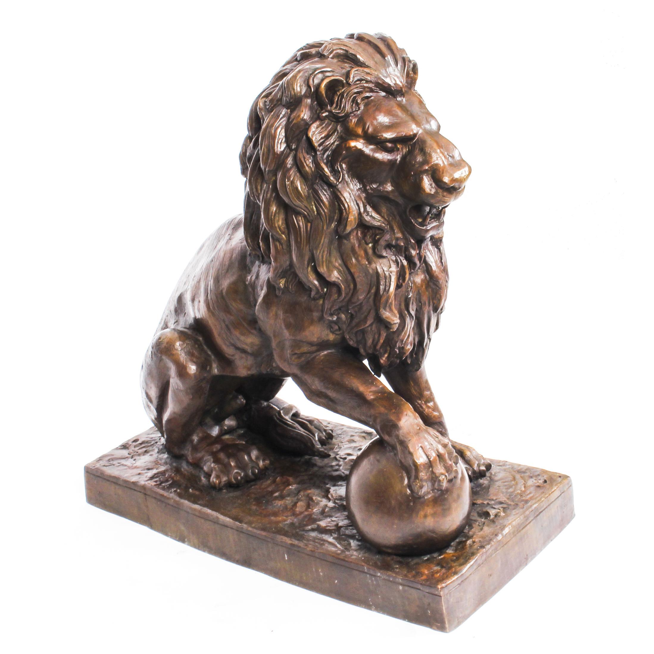 Vintage Magnificent Large Pair of Cast Bronze Medici Lions Late 20th Century For Sale 7