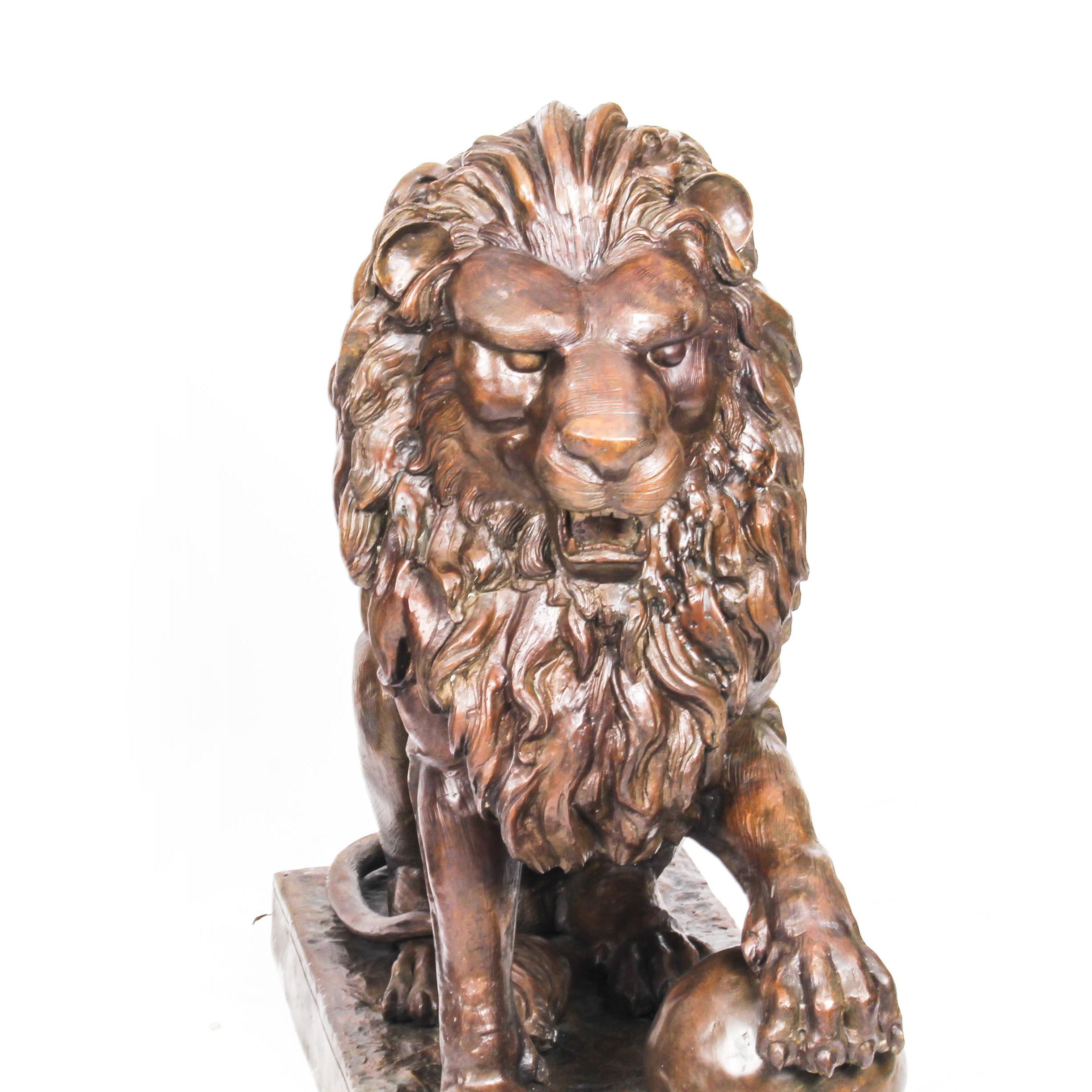 Vintage Magnificent Large Pair of Cast Bronze Medici Lions Late 20th Century For Sale 8