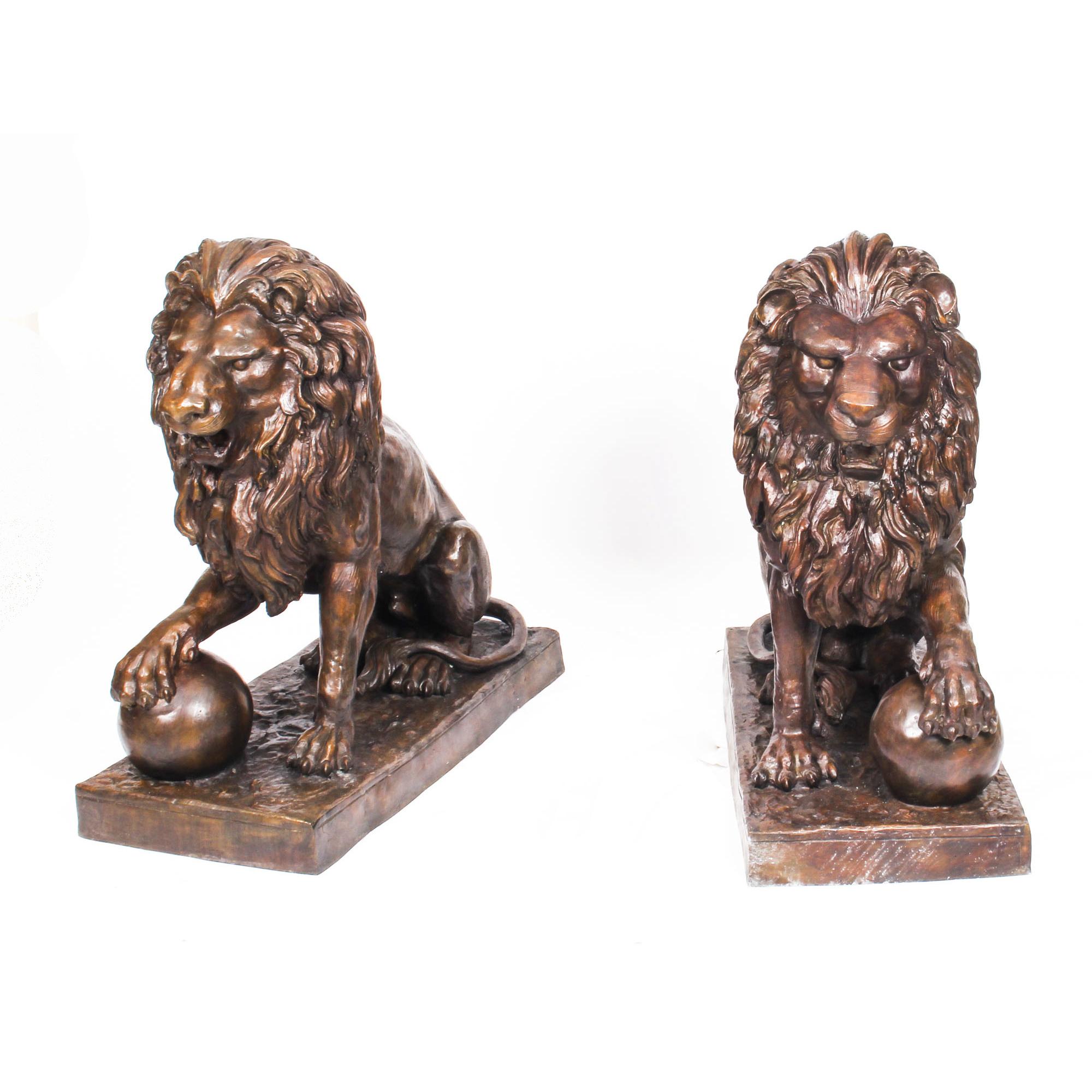 Vintage Magnificent Large Pair of Cast Bronze Medici Lions Late 20th Century For Sale 13